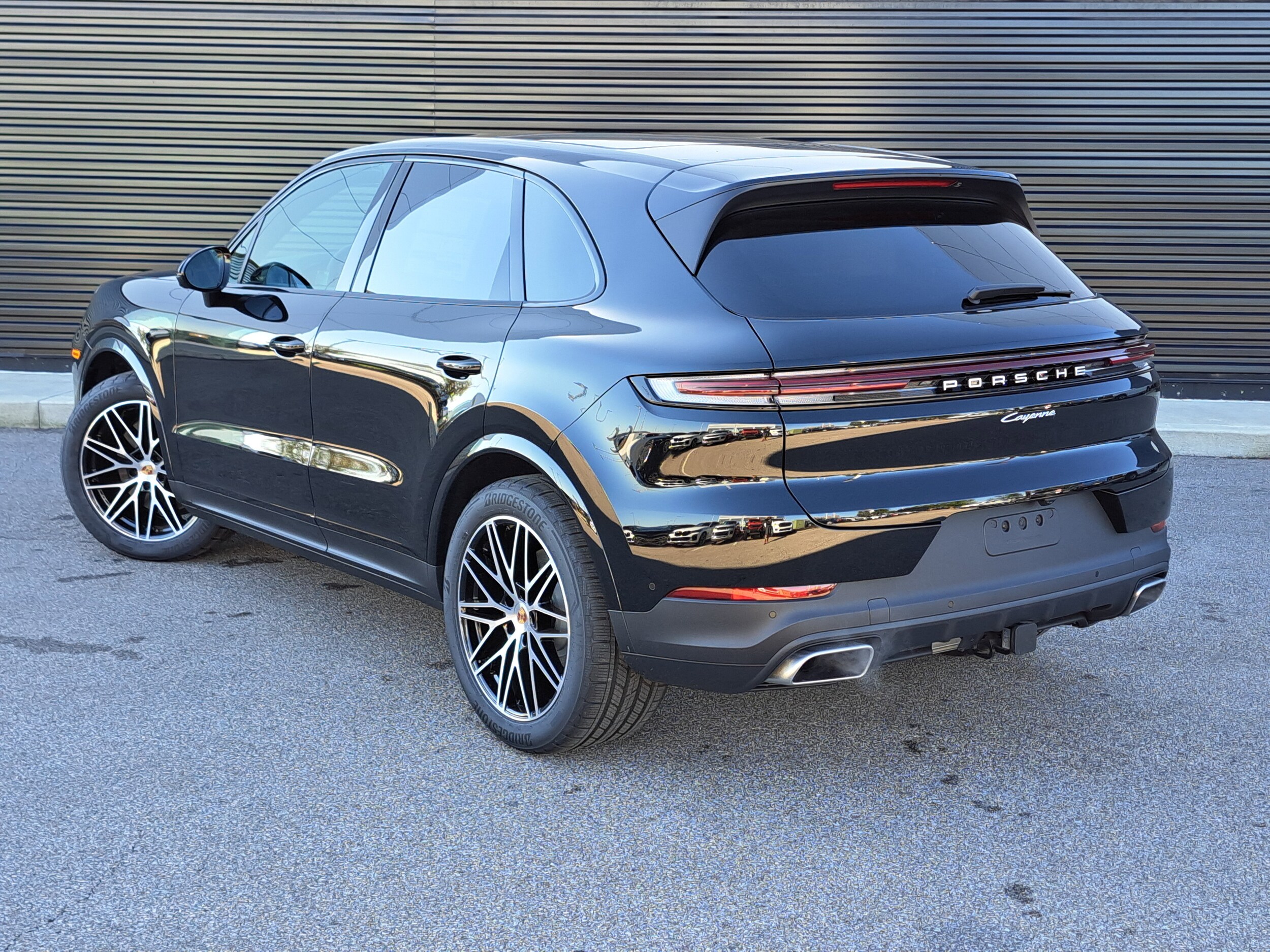 2026 Porsche Cayenne photo 3