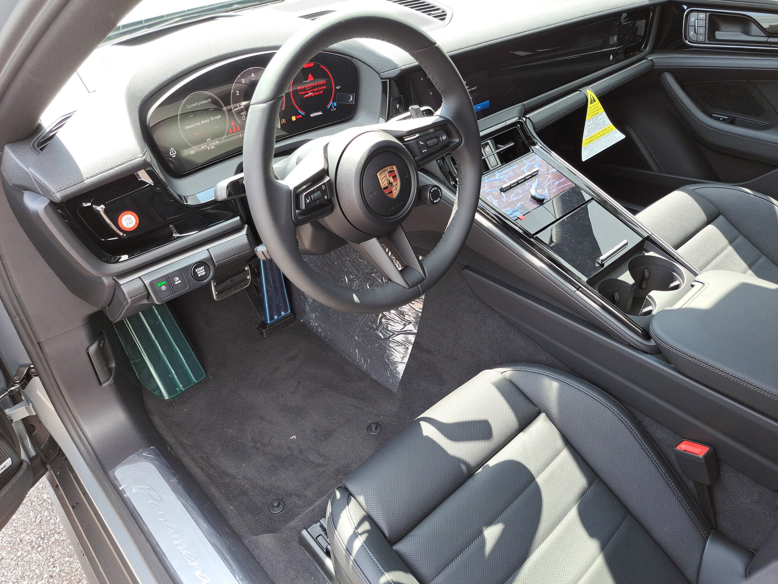 2025 Porsche Panamera 4 photo 4