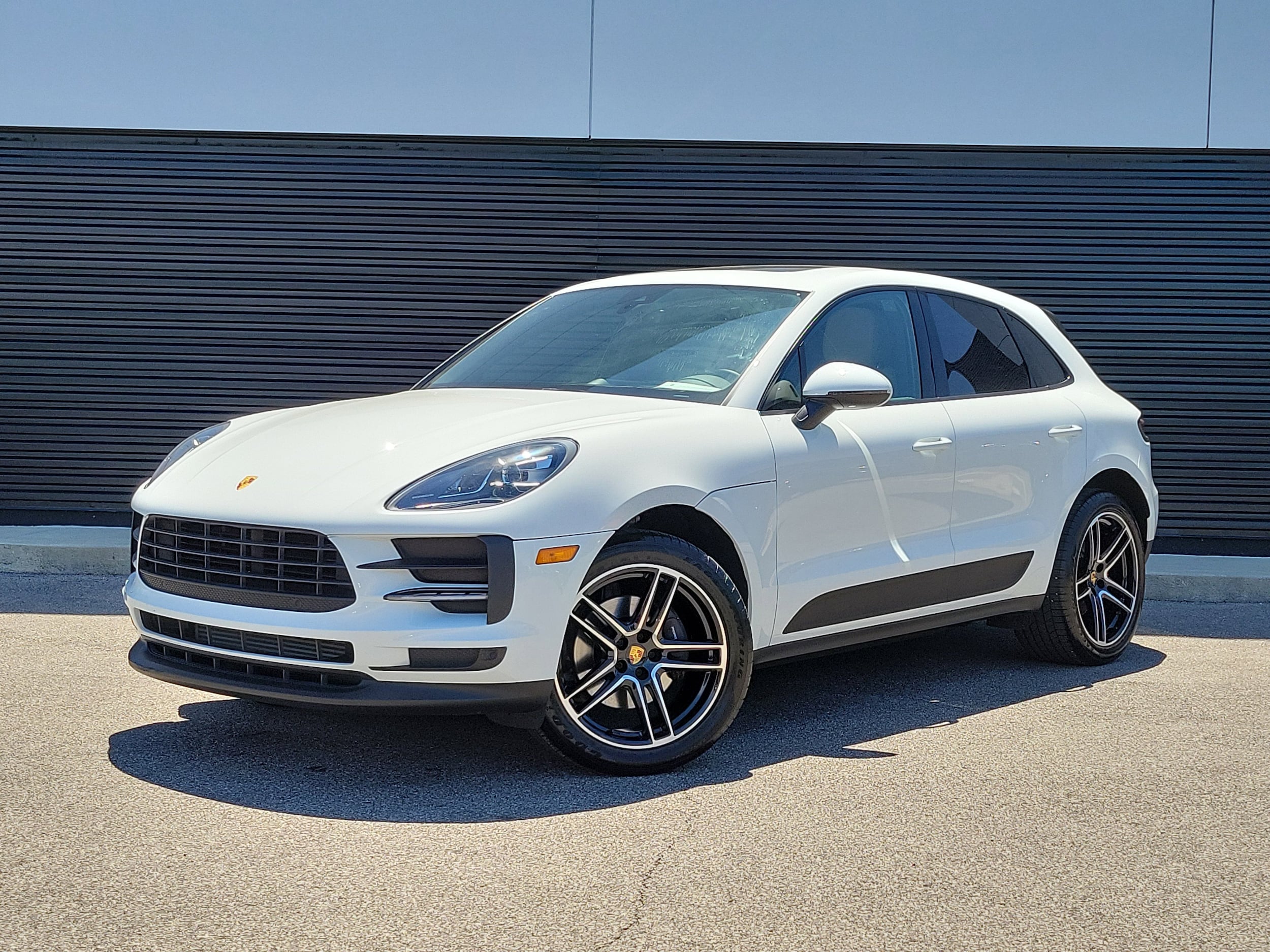 2020 Porsche Macan -'s photo