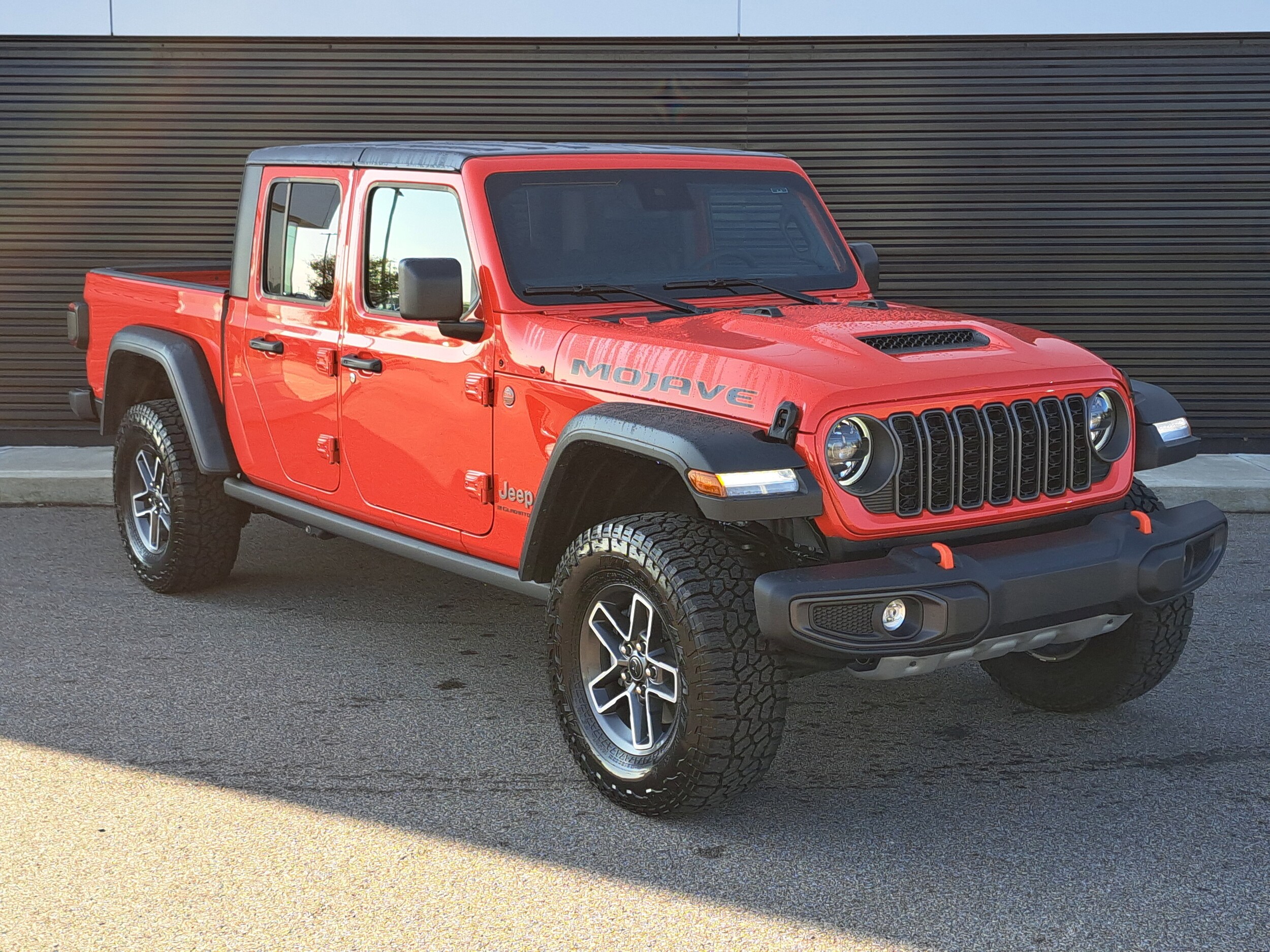 2025 Jeep Gladiator Mojave photo 2