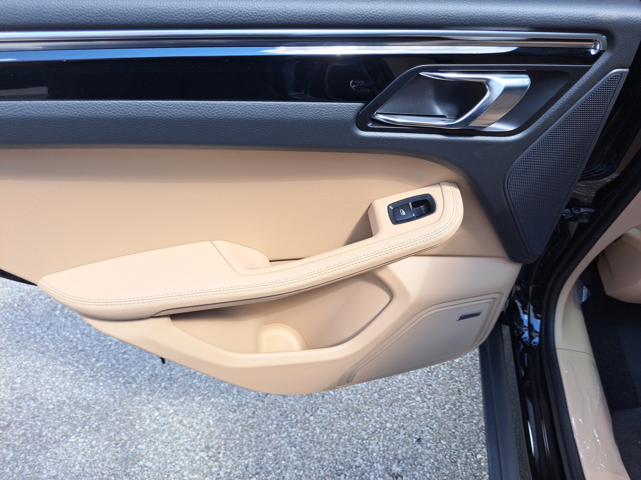 2026 Porsche Macan - Photo 21
