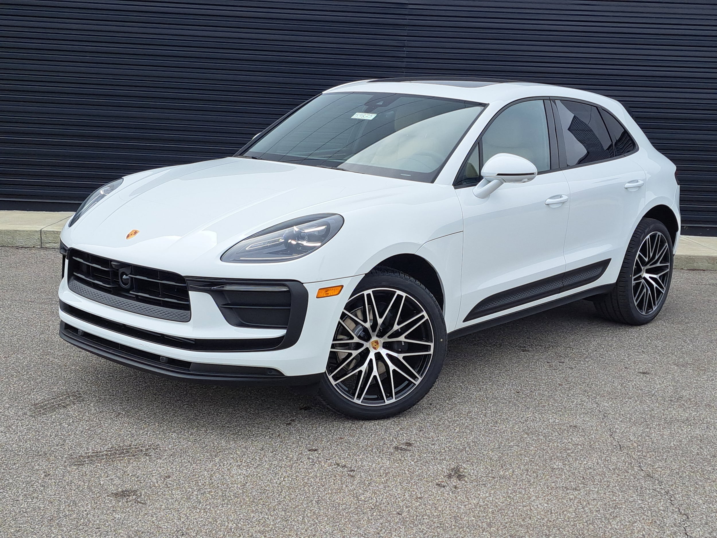 2026 Porsche Macan's photo