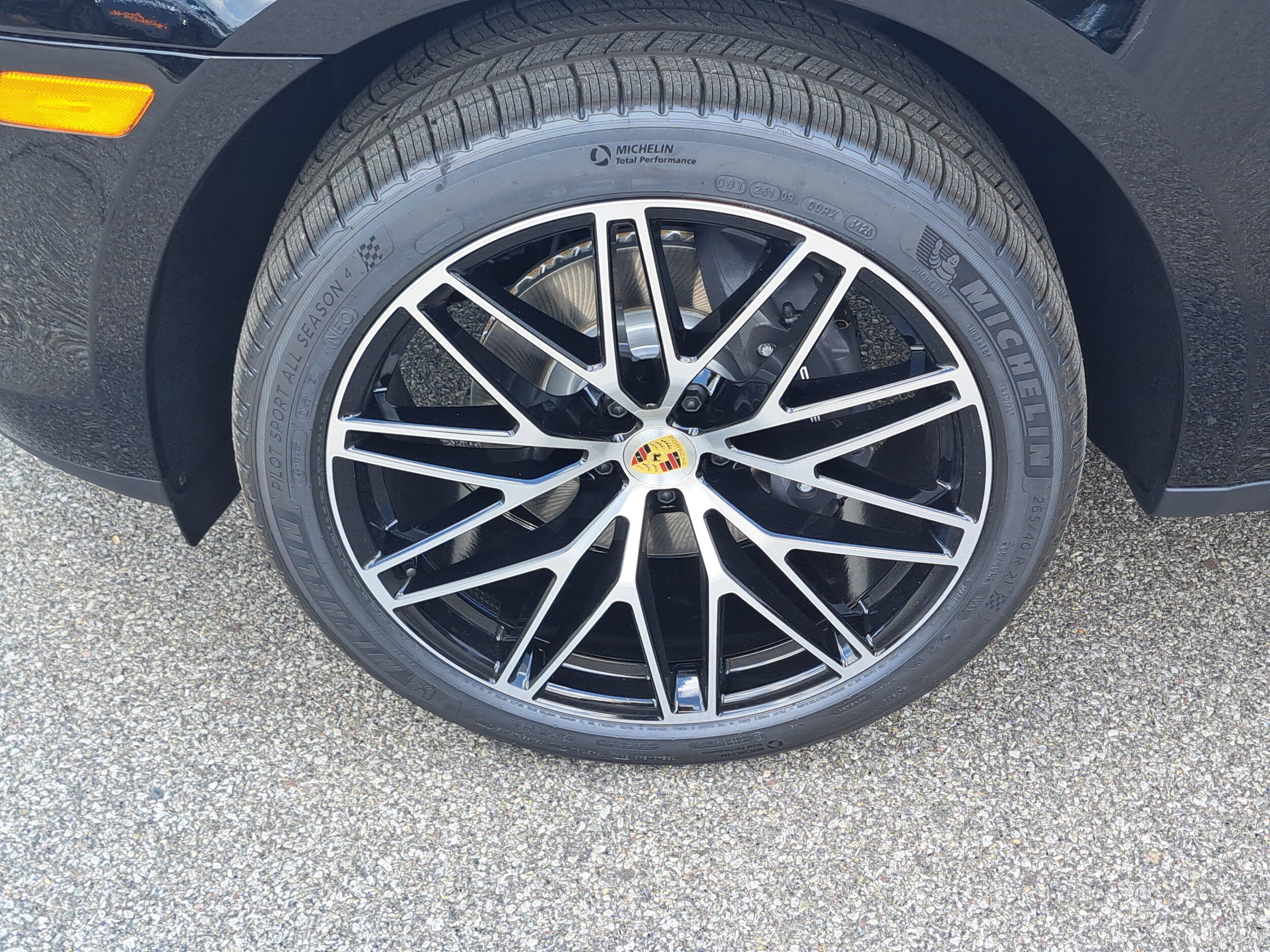 2026 Porsche Macan - Photo 14