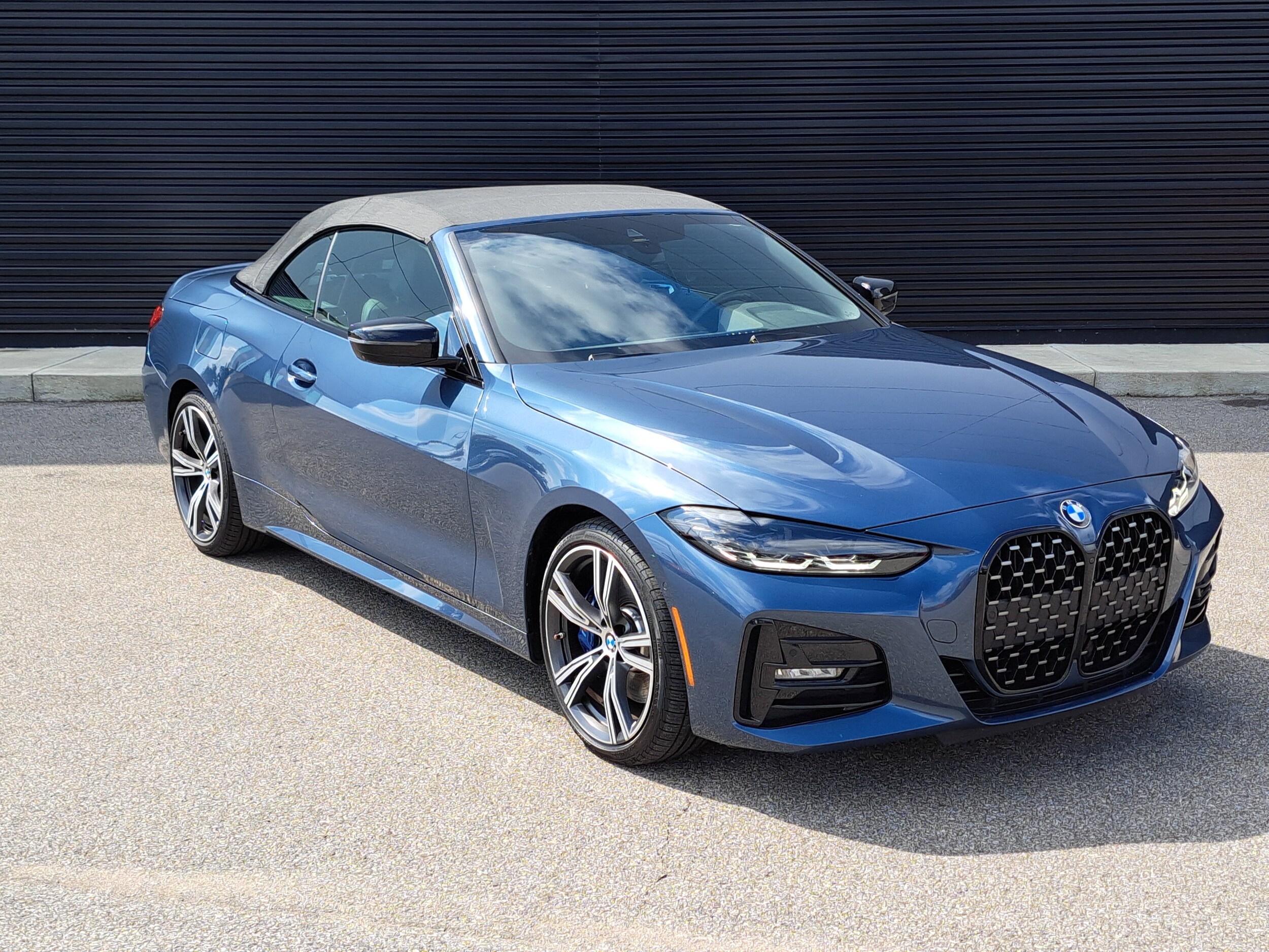 2023 Bmw 430i xDrive Convertible photo 2