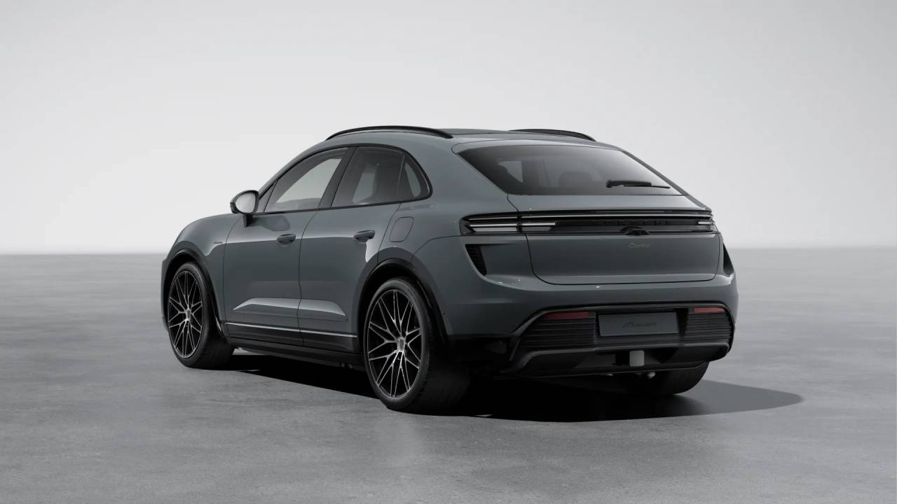 2025 Porsche Macan Electric Turbo photo 2