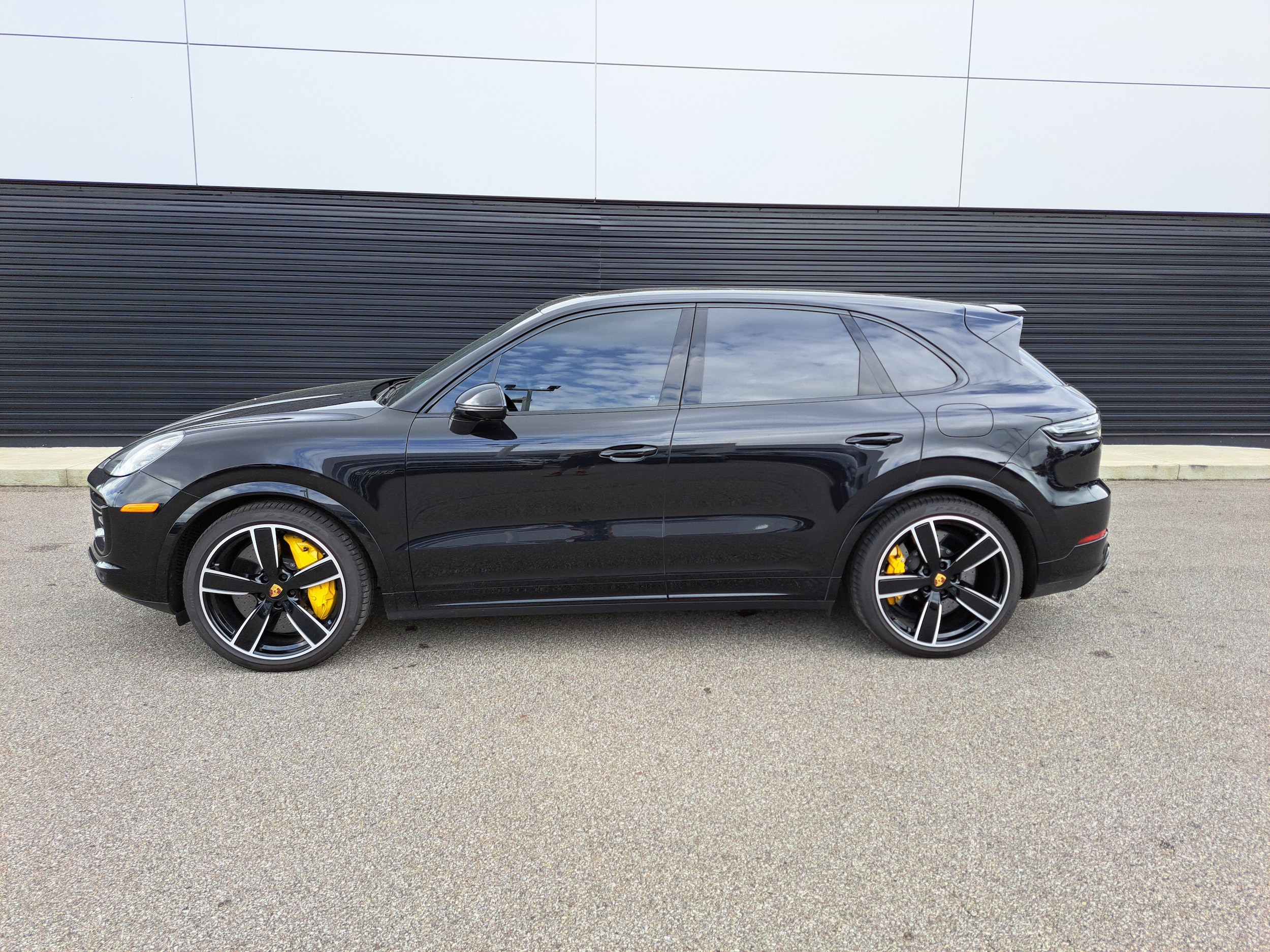Certified 2022 Porsche Cayenne Turbo S E-Hybrid with VIN WP1AH2AY4NDA46099 for sale in Cincinnati, OH
