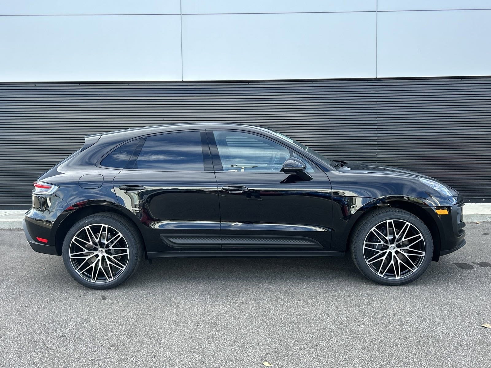 Used 2024 Porsche Macan Base with VIN WP1AA2A51RLB07639 for sale in Cincinnati, OH