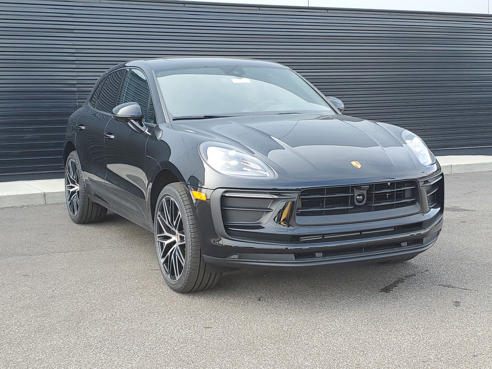 Used 2024 Porsche Macan Base with VIN WP1AA2A52RLB10615 for sale in Cincinnati, OH