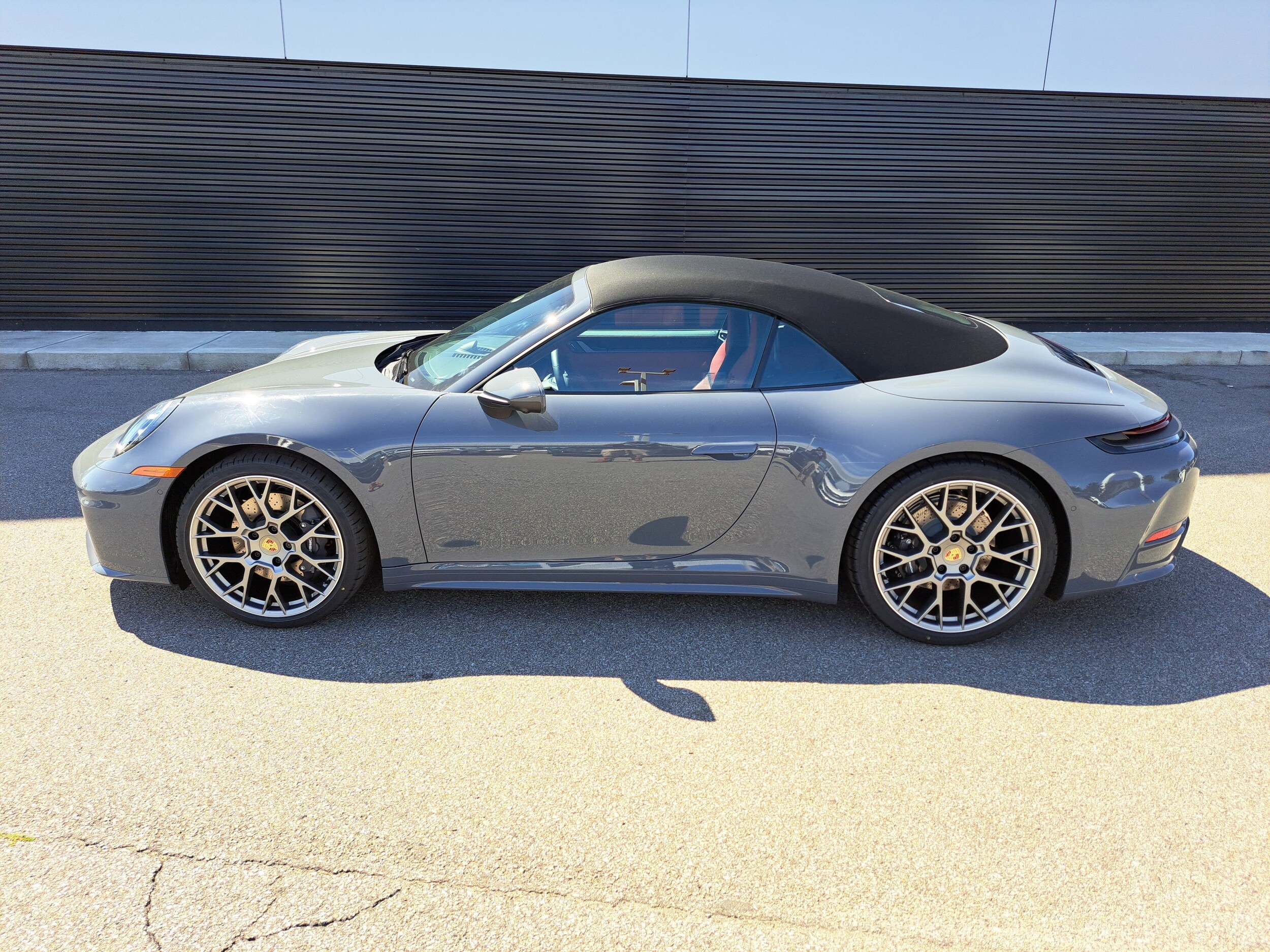 2026 Porsche 911 Cabriolet photo 2