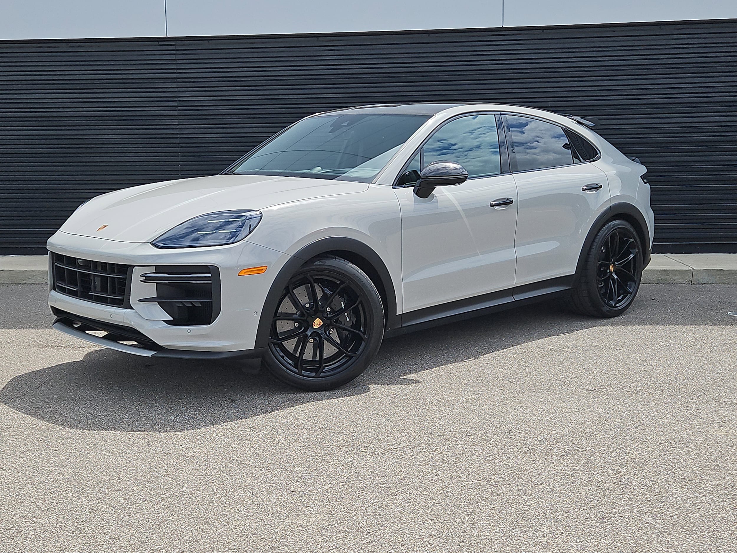 2025 Porsche Cayenne Turbo GT's photo