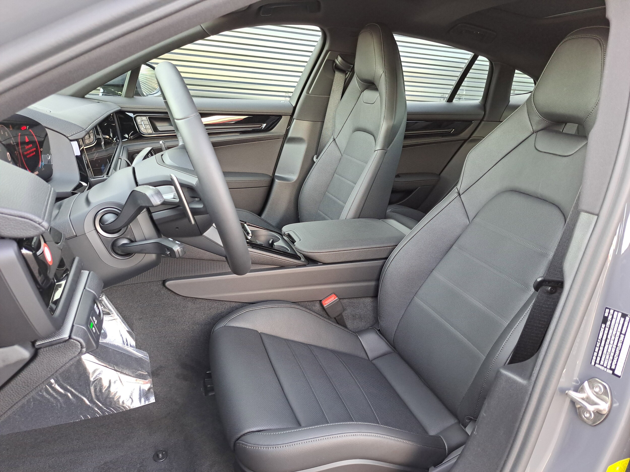 2026 Porsche Panamera 4 photo 4