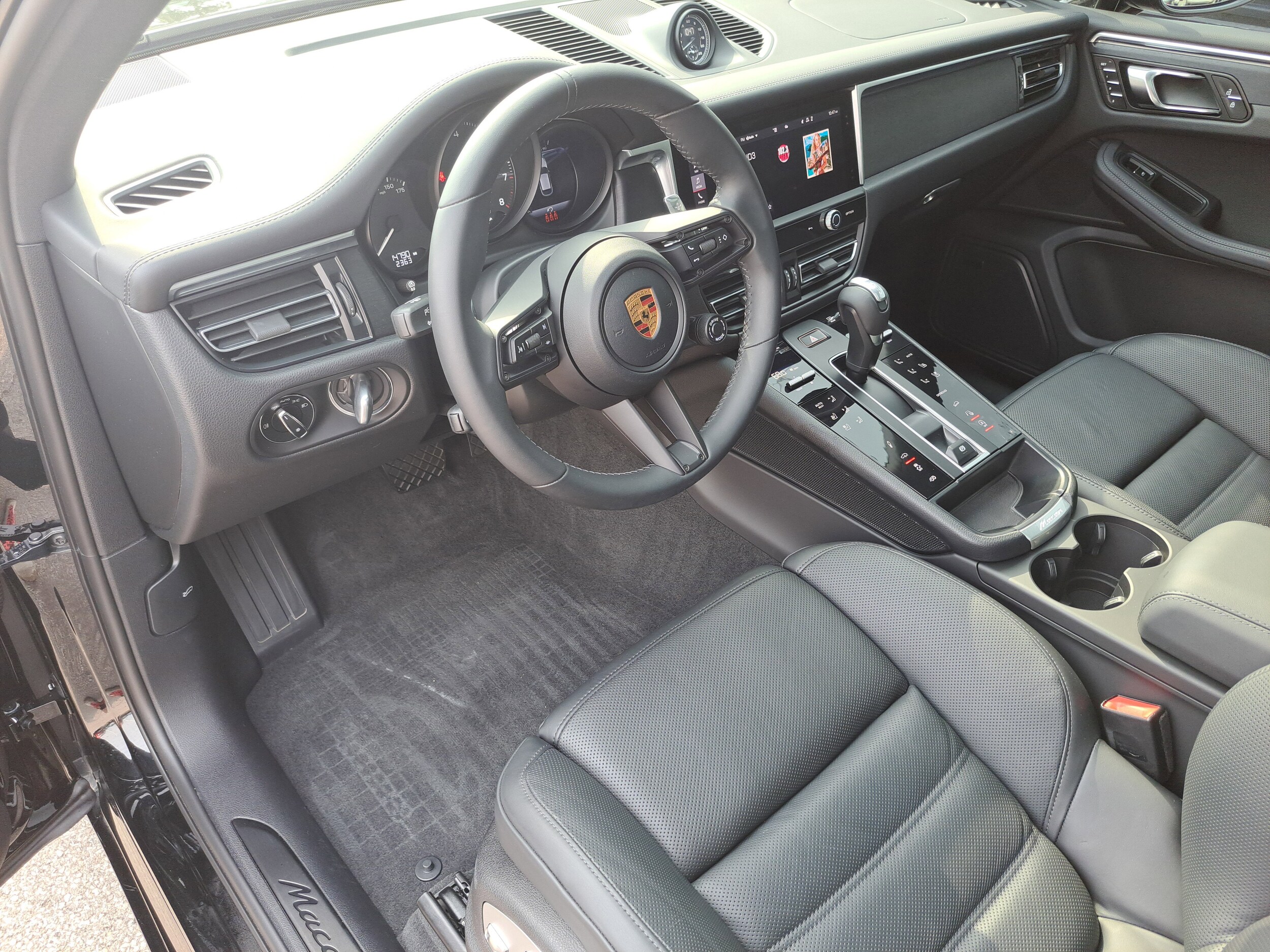 2023 Porsche Macan GTS photo 4