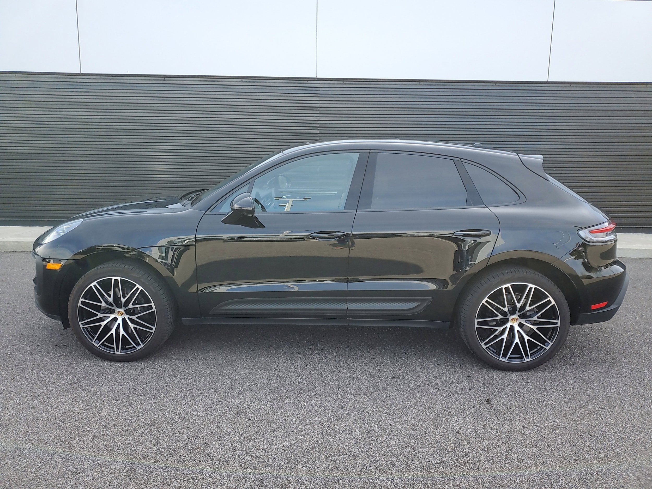 Used 2025 Porsche Macan Base with VIN WP1AA2A54SLB00061 for sale in Cincinnati, OH