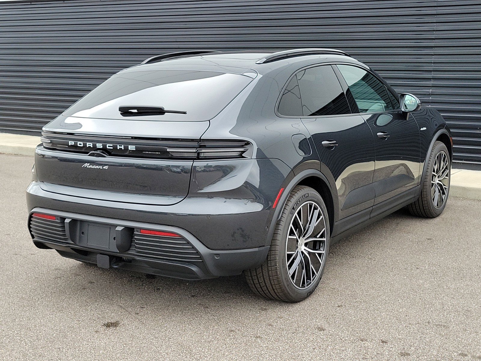 2024 Porsche Macan Electric 4 photo 4