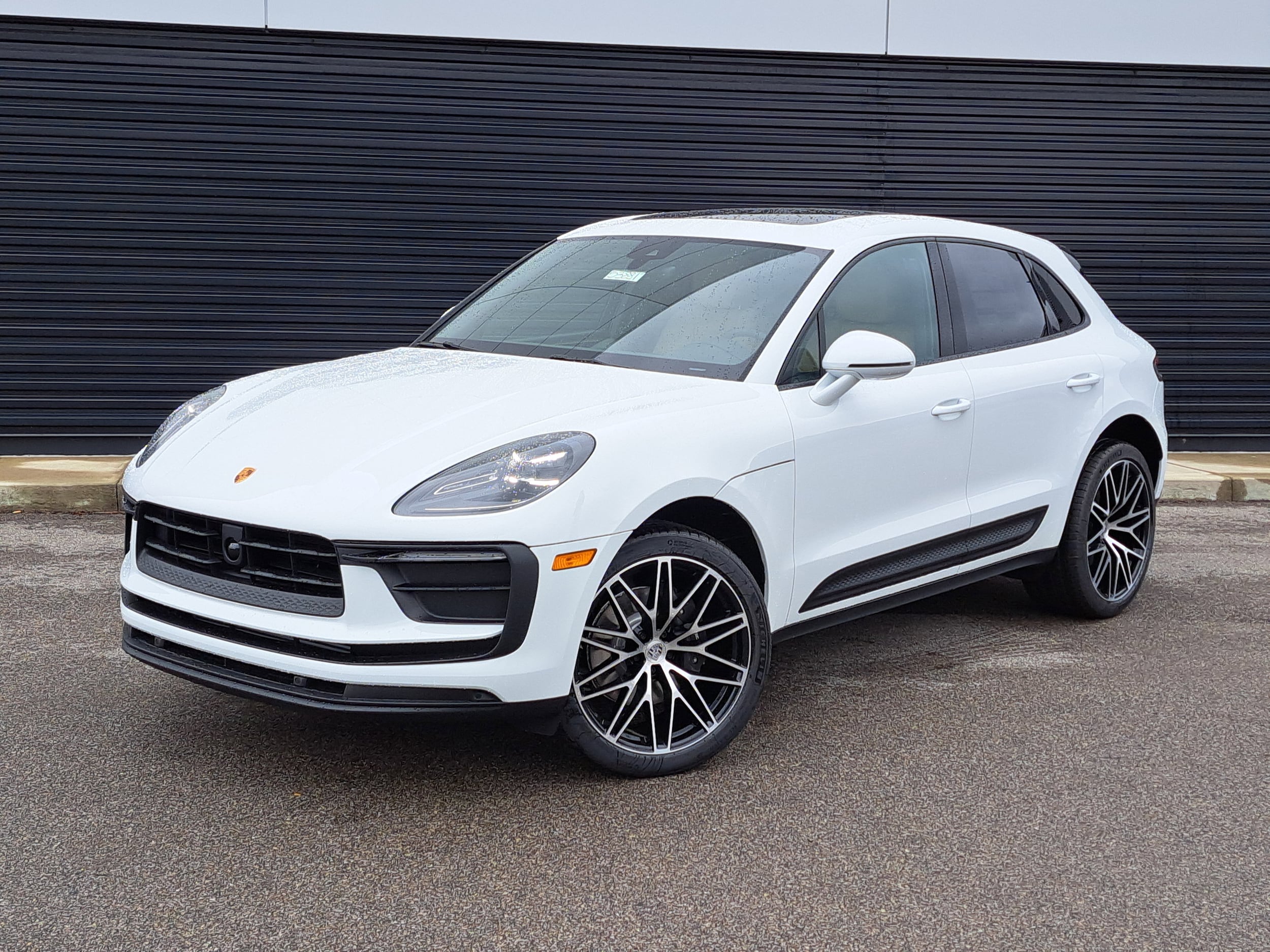 2026 Porsche Macan's photo