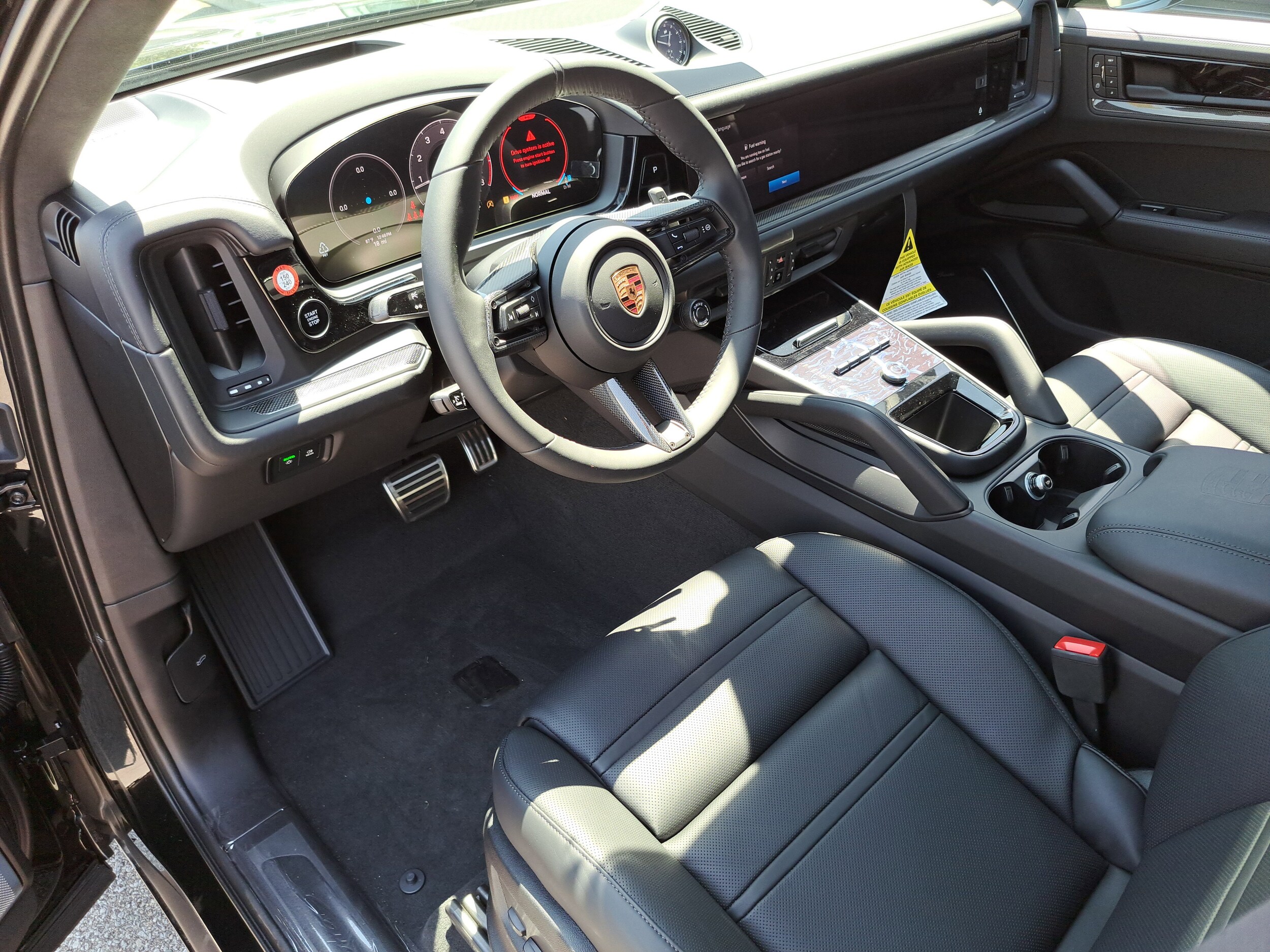 2025 Porsche Cayenne GTS photo 4