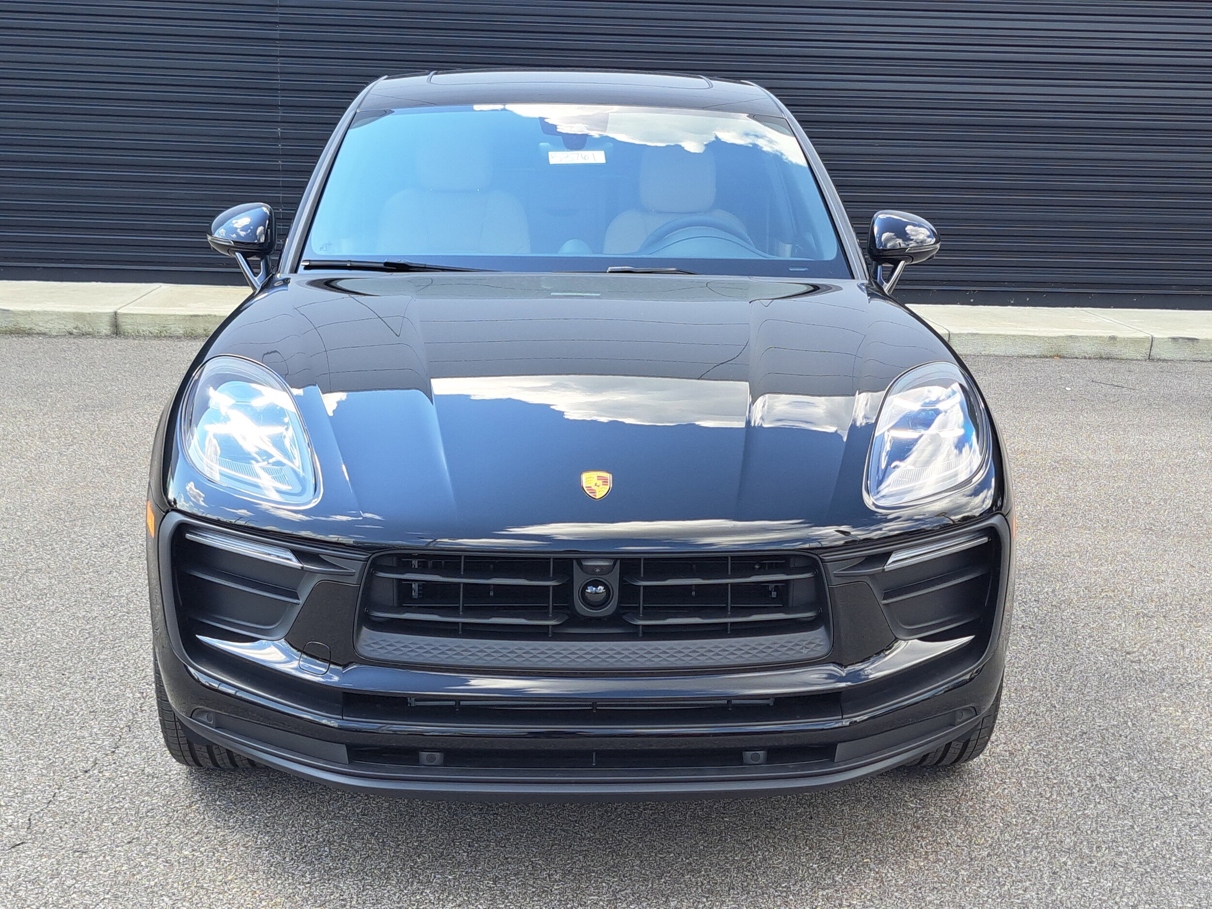 2026 Porsche Macan - Photo 10
