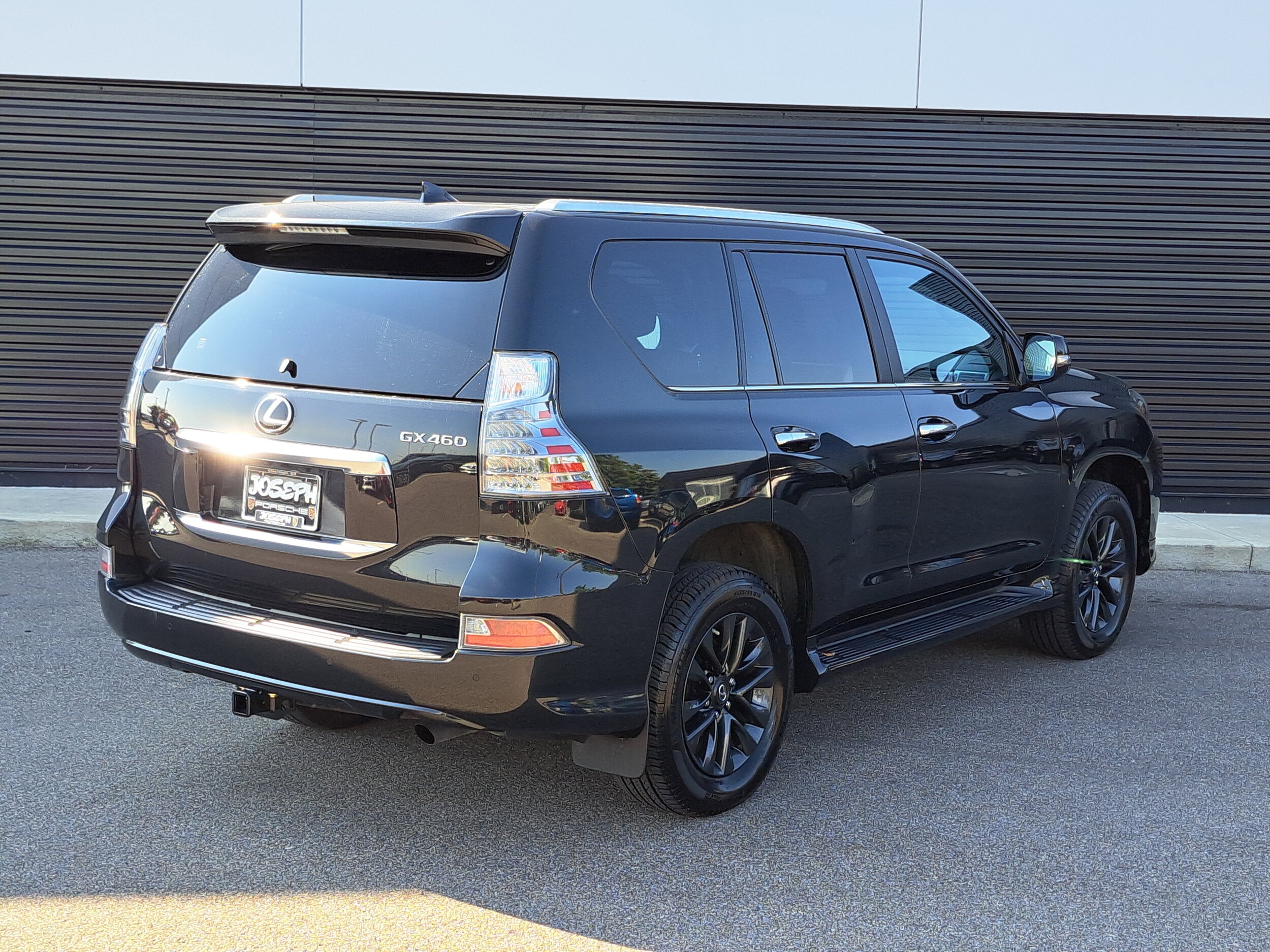 2022 Lexus GX 460 Premium photo 2