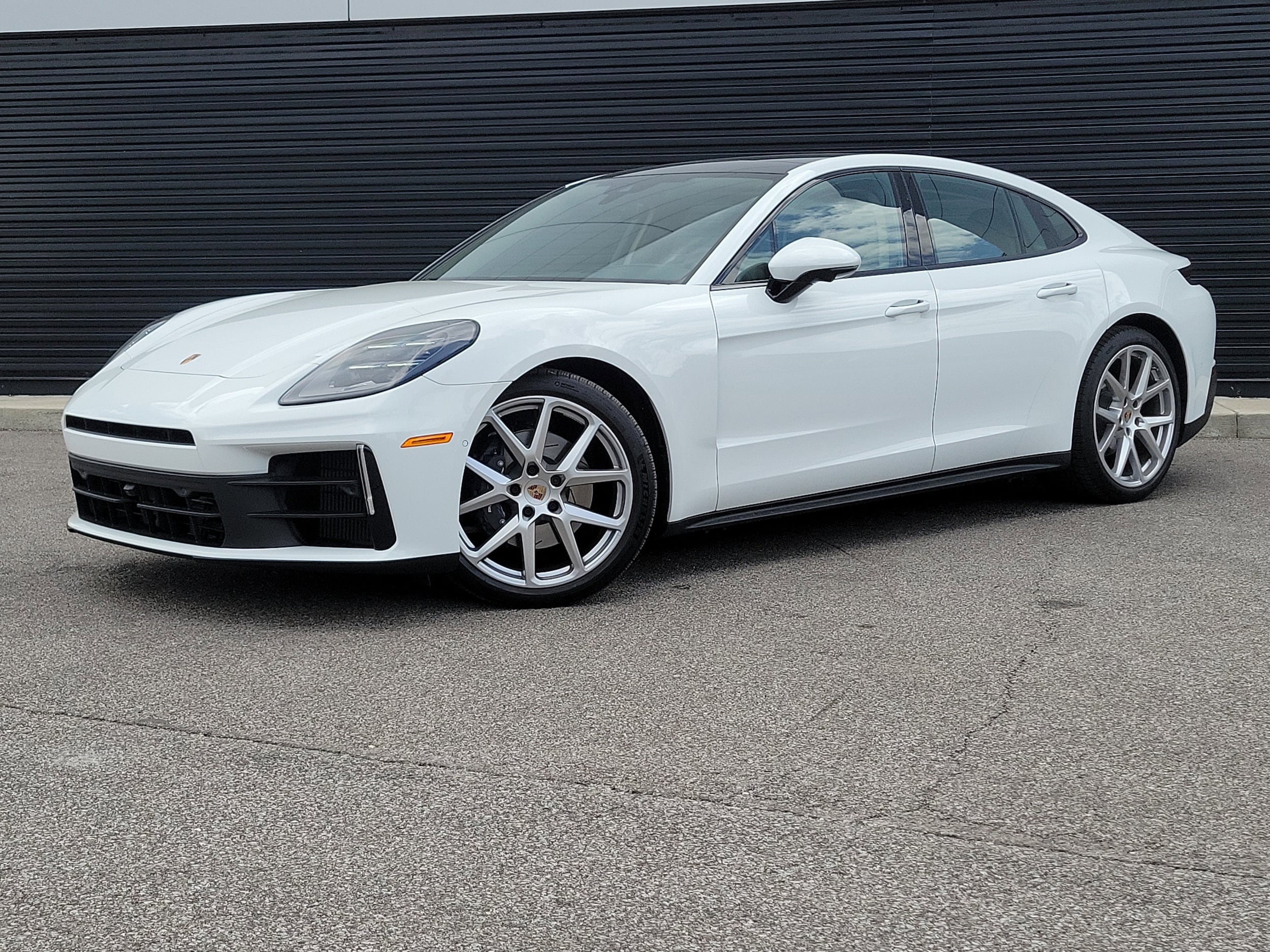 2026 Porsche Panamera 4's photo
