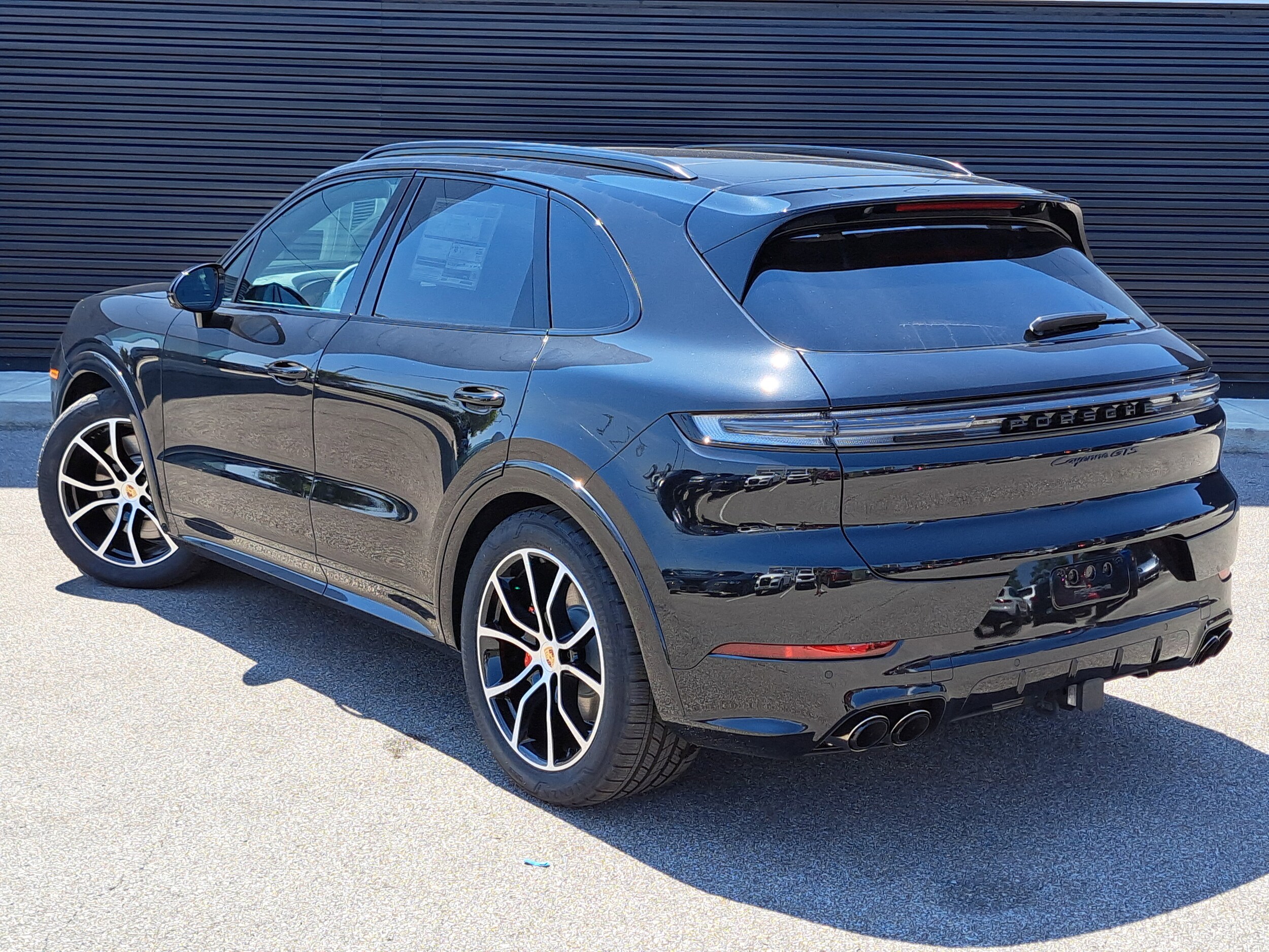 2025 Porsche Cayenne GTS photo 3