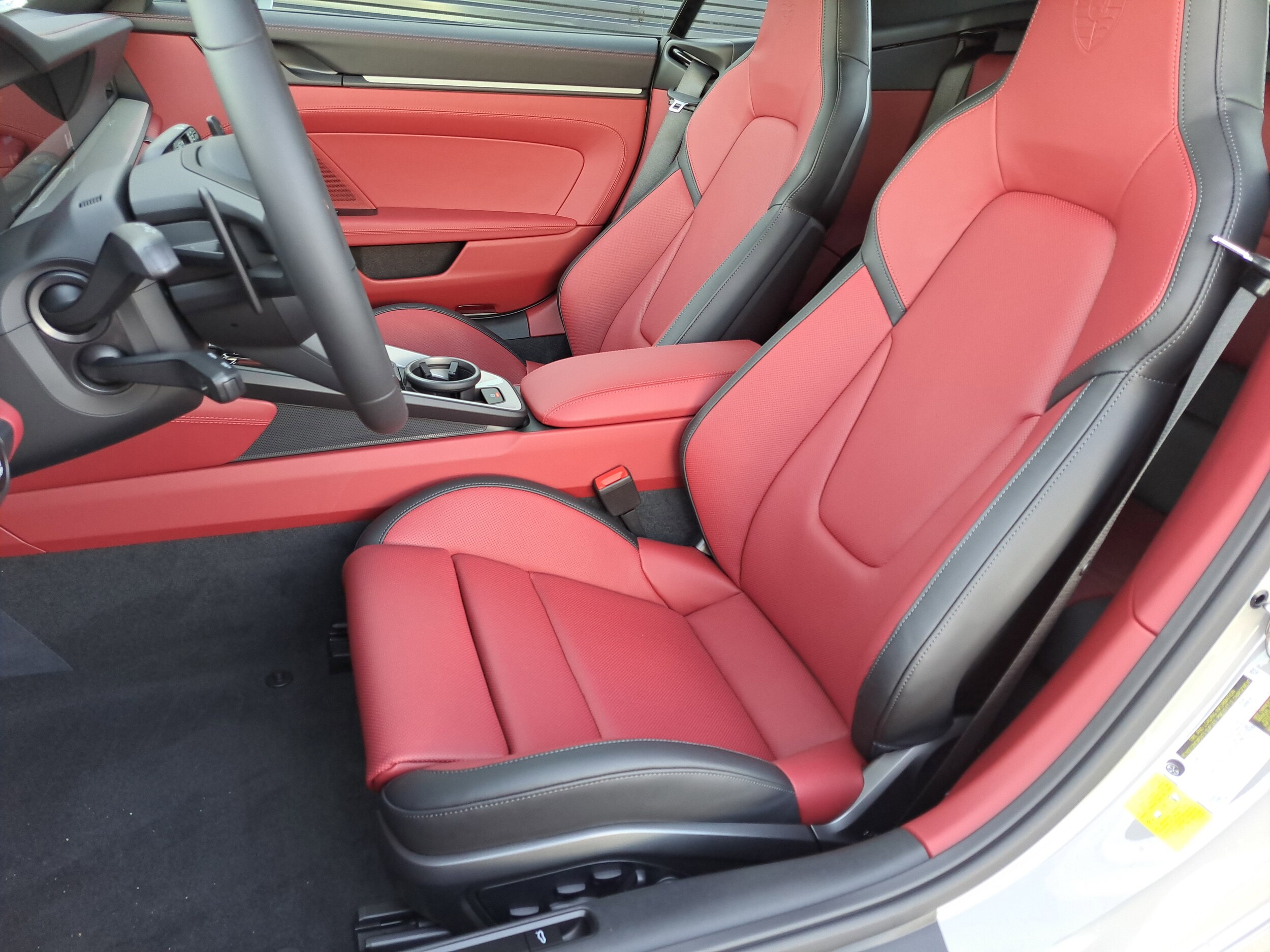 2026 Porsche 911 T photo 4