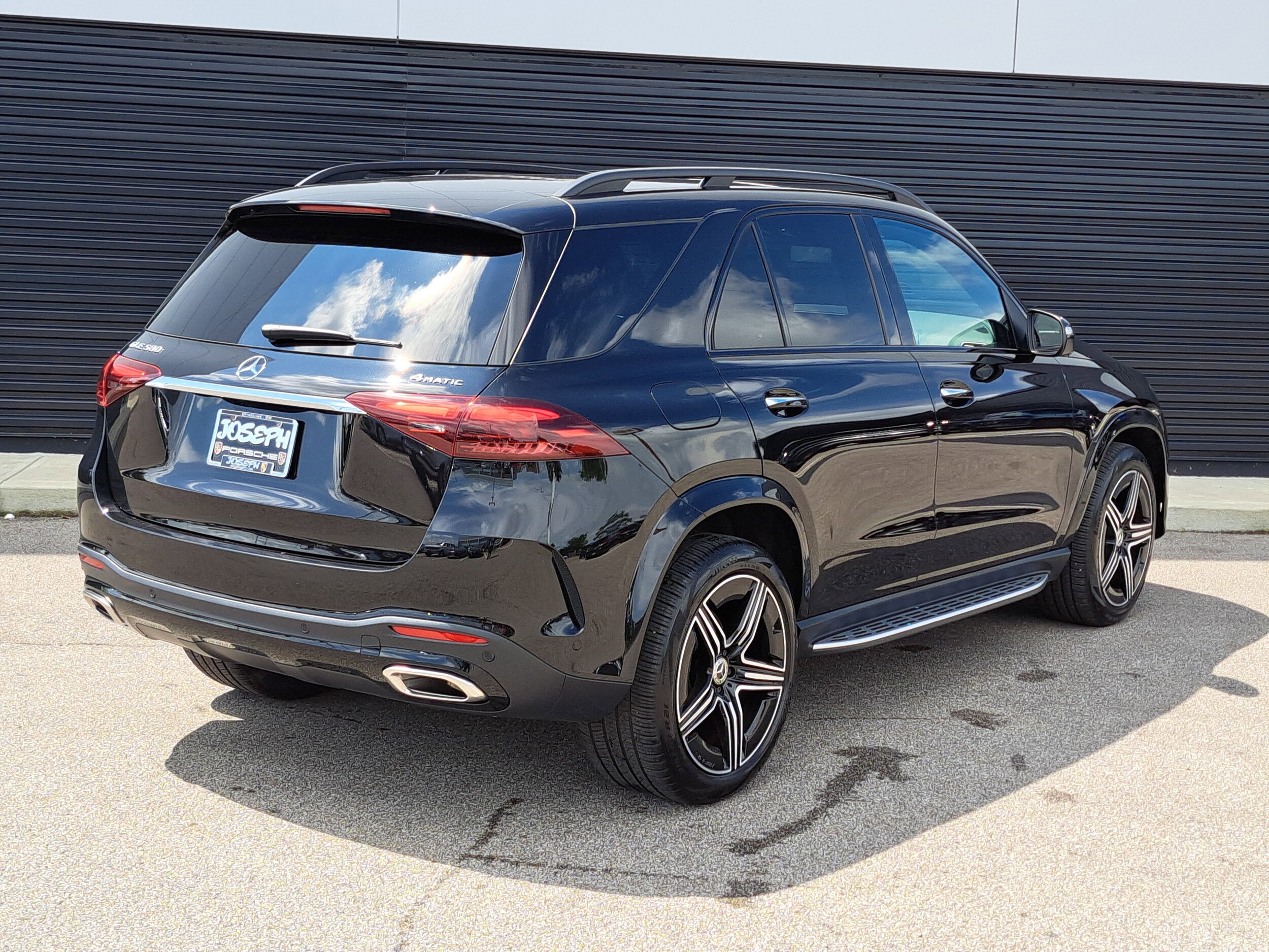 2024 Mercedes Benz GLE 580 4MATIC photo 3