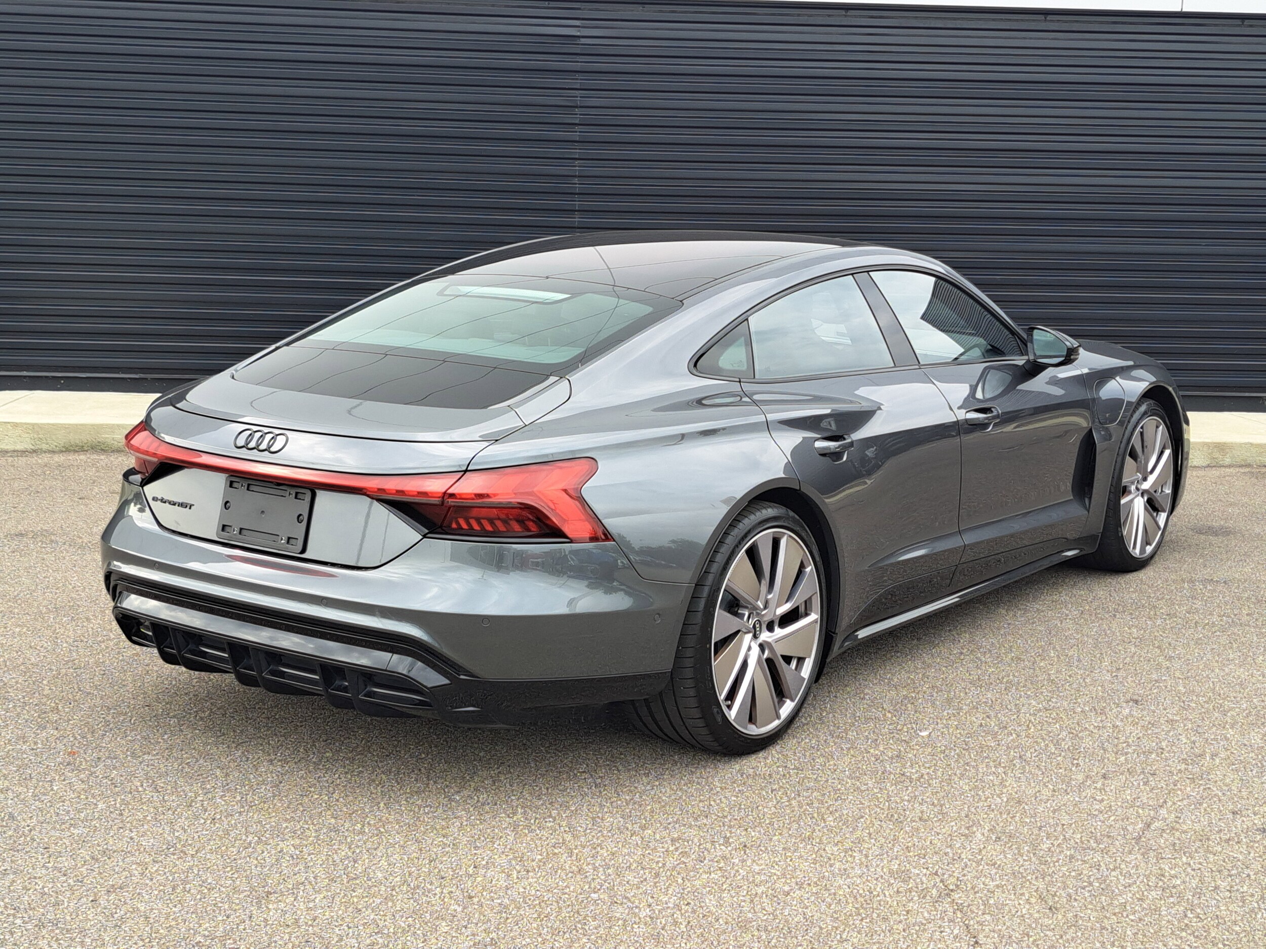 2022 Audi e-tron GT Prestige photo 3