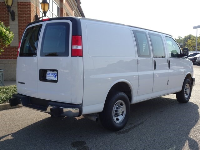 2023 Chevrolet Express 2500 Work Cargo Van photo 3