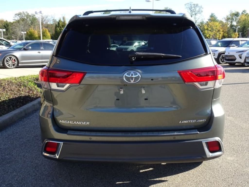 Used 2019 Toyota Highlander Limited V6 SUV