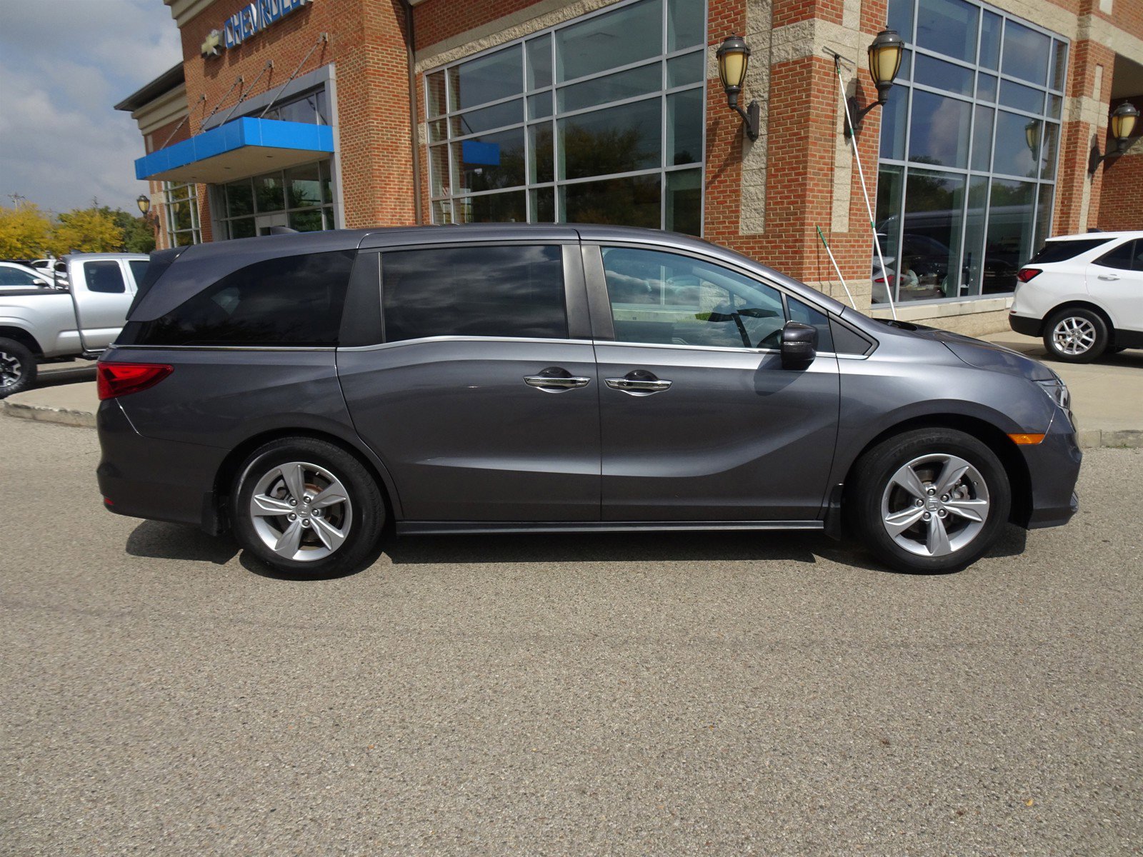 Used 2018 Honda Odyssey EX-L with VIN 5FNRL6H7XJB037742 for sale in Cincinnati, OH