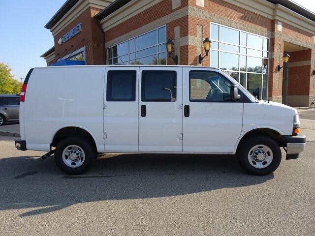 2023 Chevrolet Express 2500 Work Cargo Van photo 2