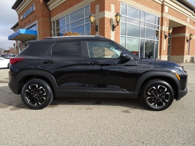 2023 Chevrolet Trailblazer LT photo 3