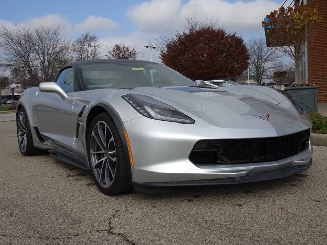2017 Chevrolet Corvette Grand Sport 2LT photo 2