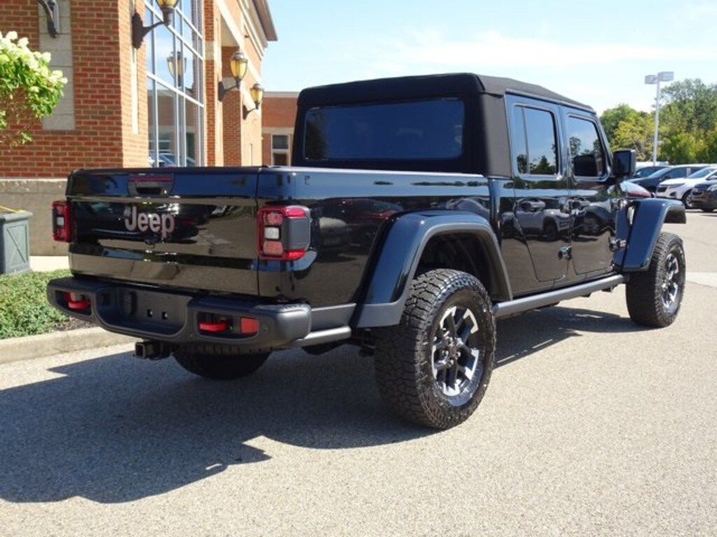 Used 2024 Jeep Gladiator Rubicon Truck Crew Cab