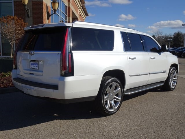 2017 Cadillac Escalade ESV Luxury photo 2