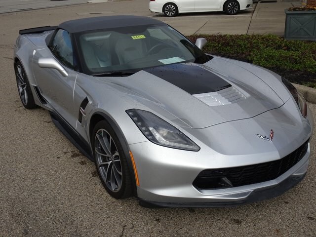 2017 Chevrolet Corvette Grand Sport 2LT photo 3