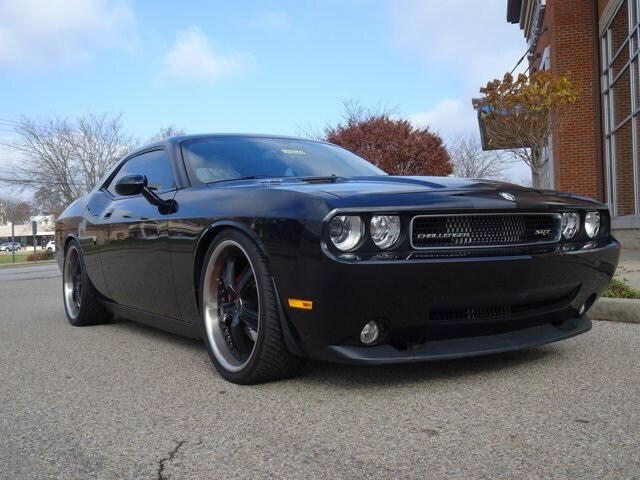2010 Dodge Challenger SRT8 photo 2