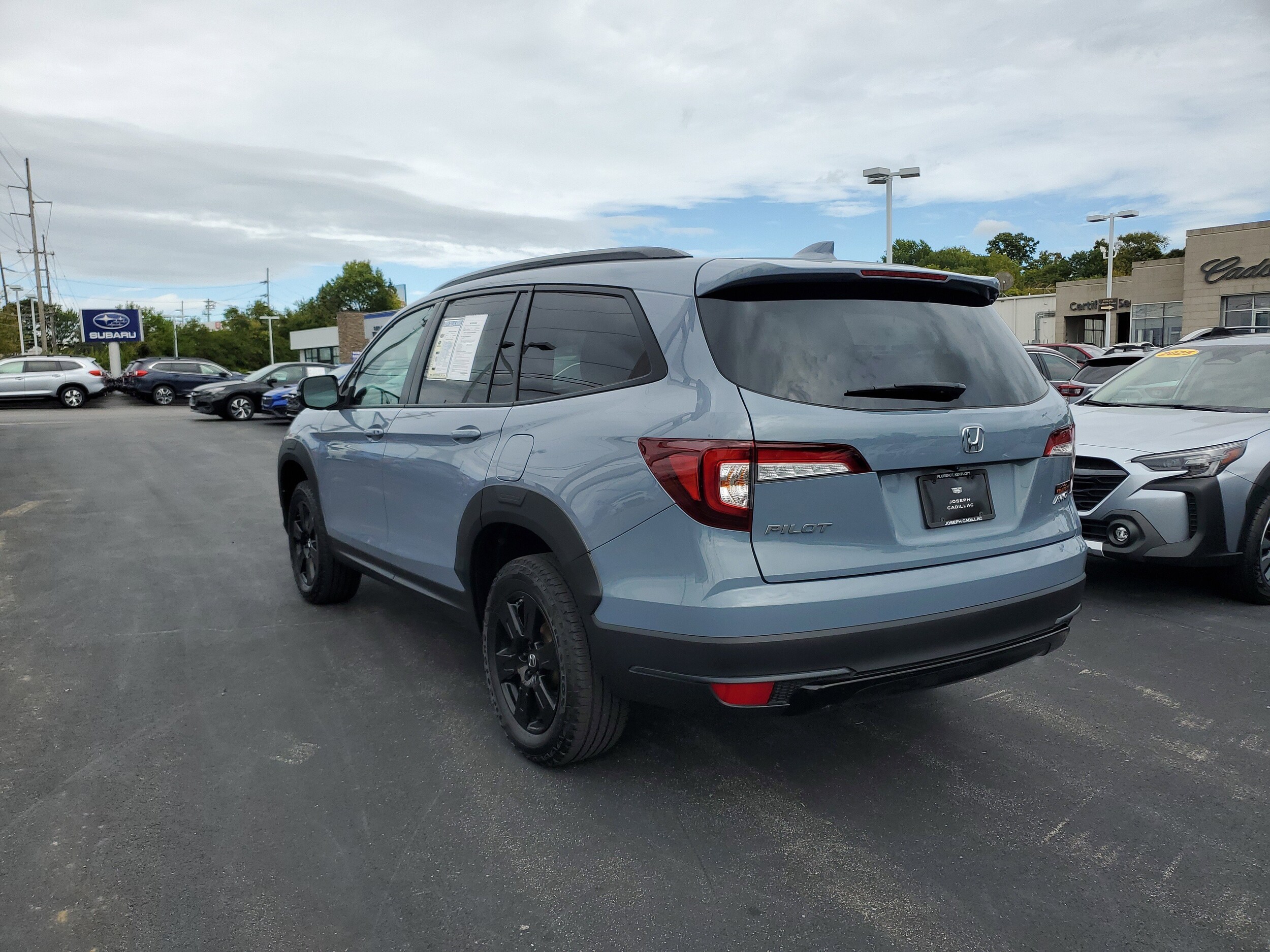 2022 Honda Pilot TrailSport photo 2