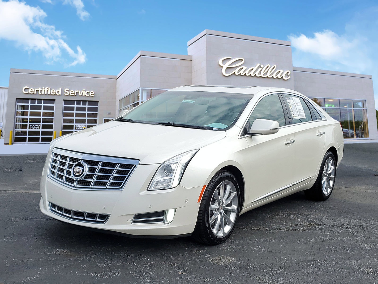 2014 Cadillac XTS Luxury Collection's photo