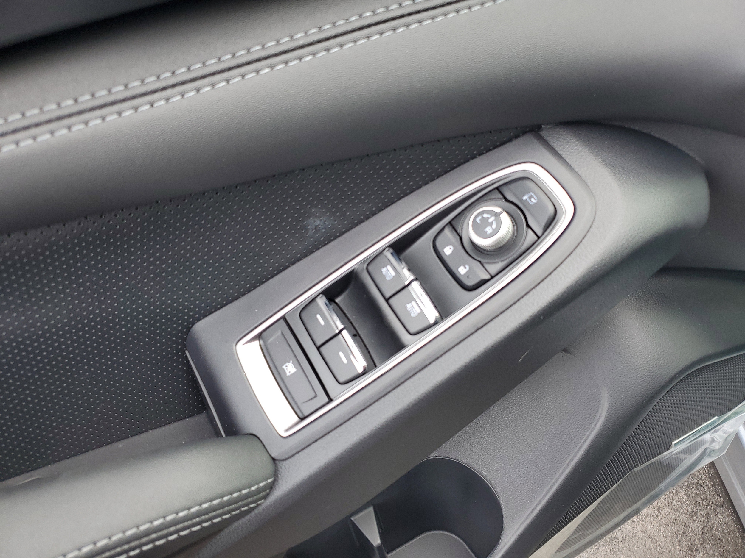 2026 Subaru Ascent Limited - Photo 14