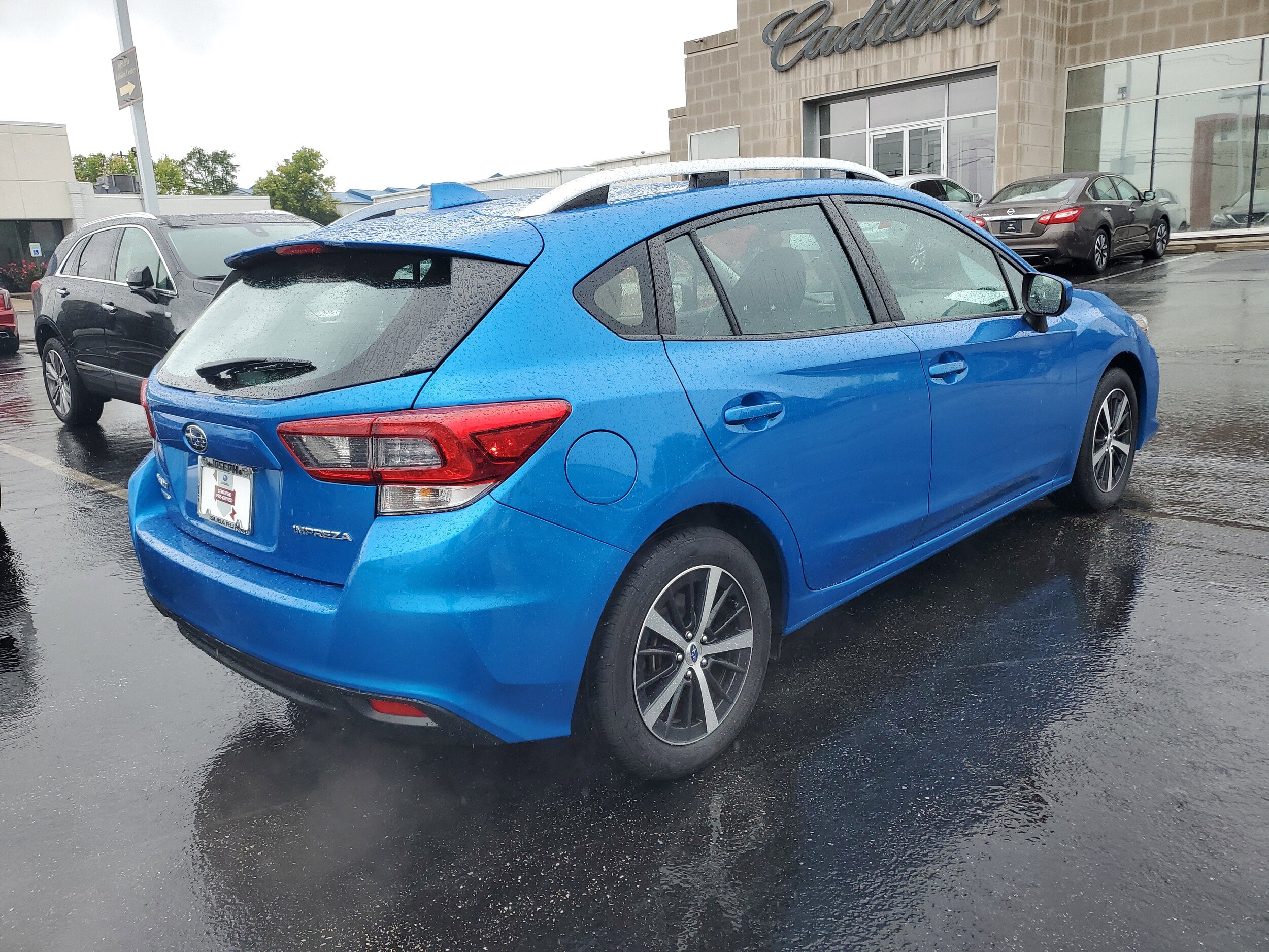 2023 Subaru Impreza Premium photo 3