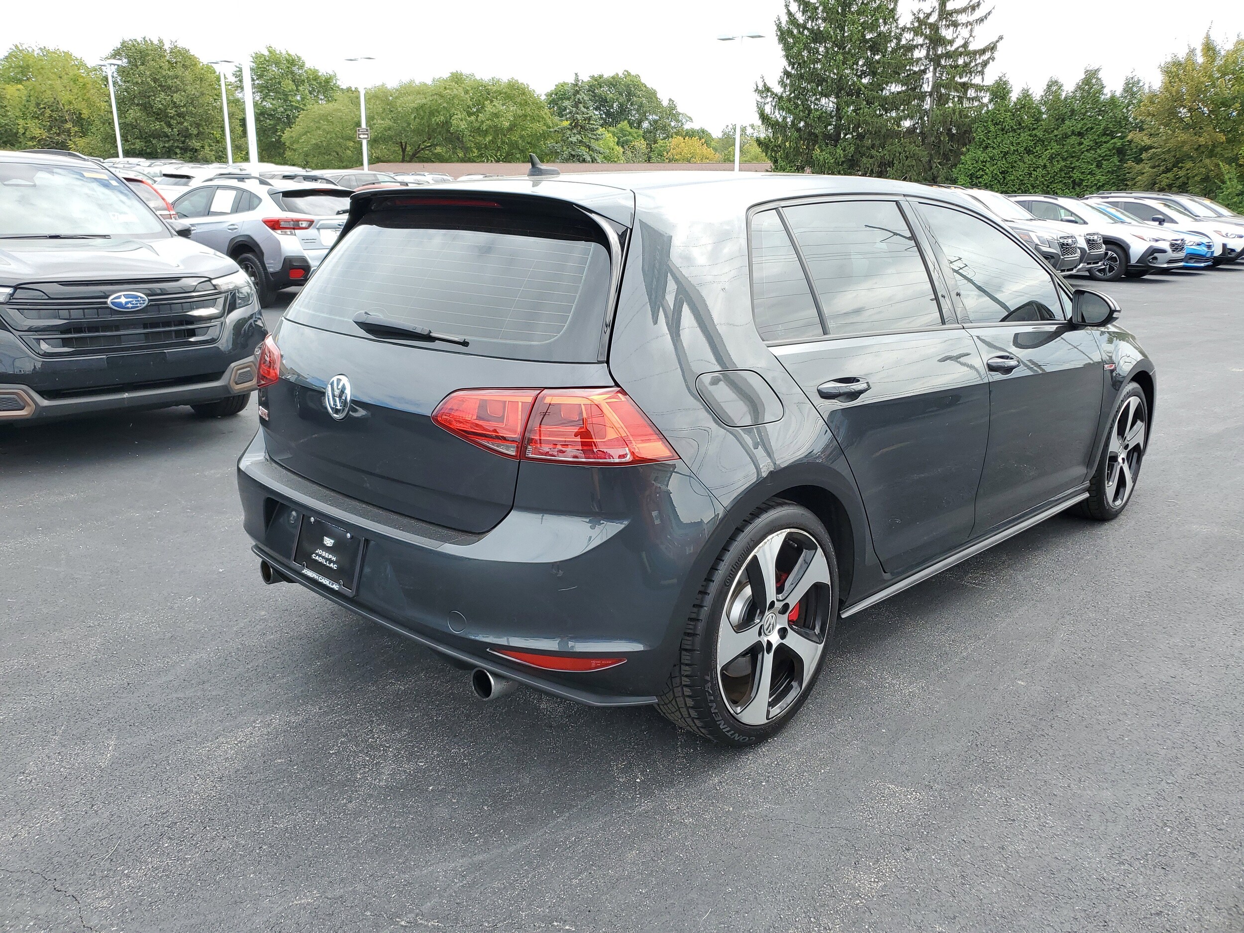 2017 Volkswagen Golf GTI Autobahn photo 2