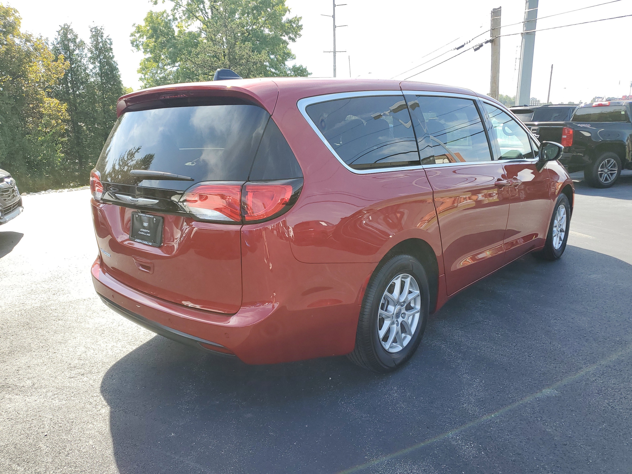 2025 Chrysler Voyager LX photo 2