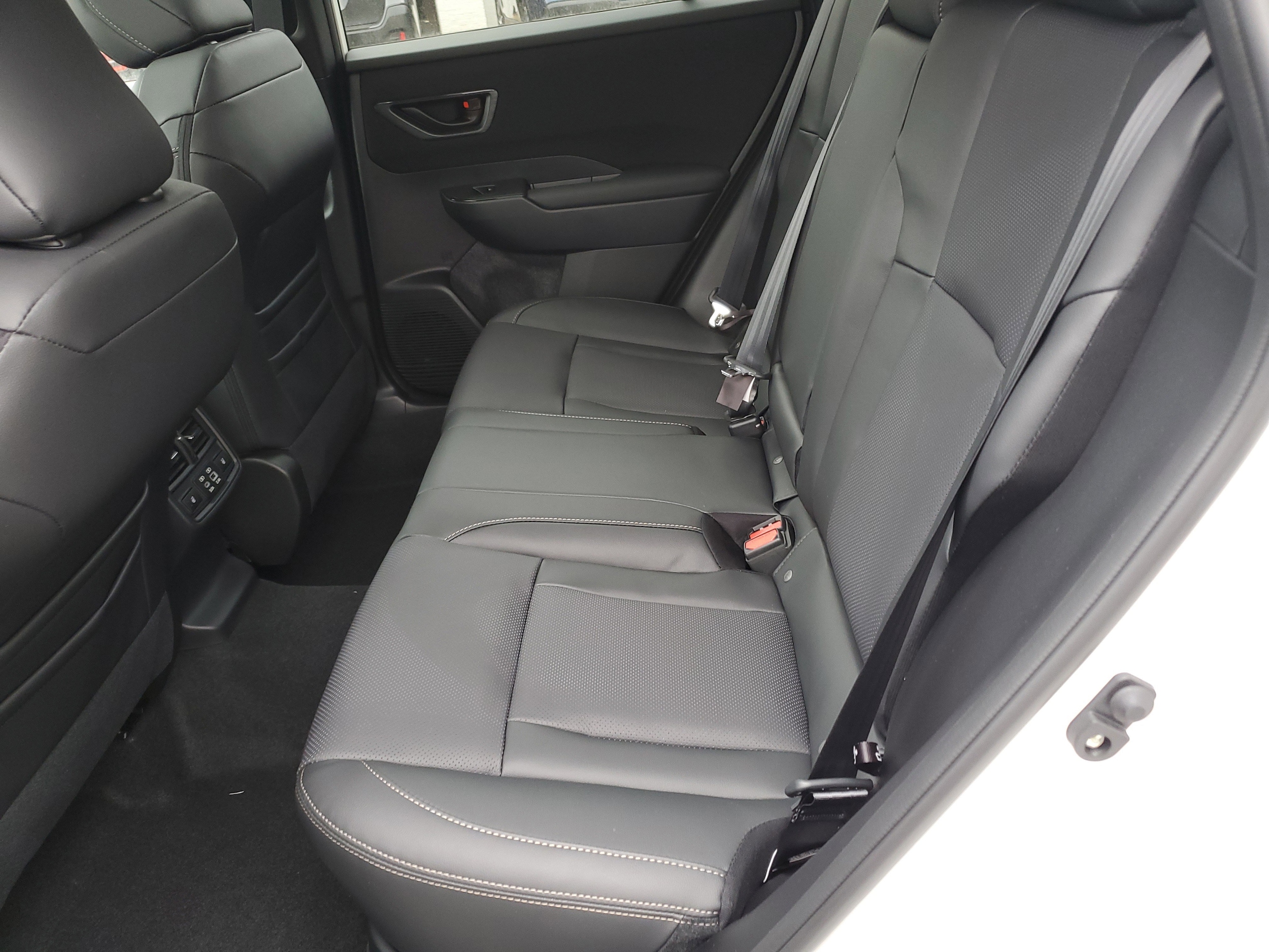 2026 Subaru Outback Limited - Photo 9