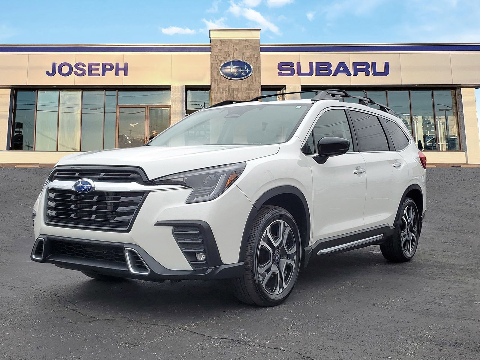2024 Subaru Ascent Touring's photo
