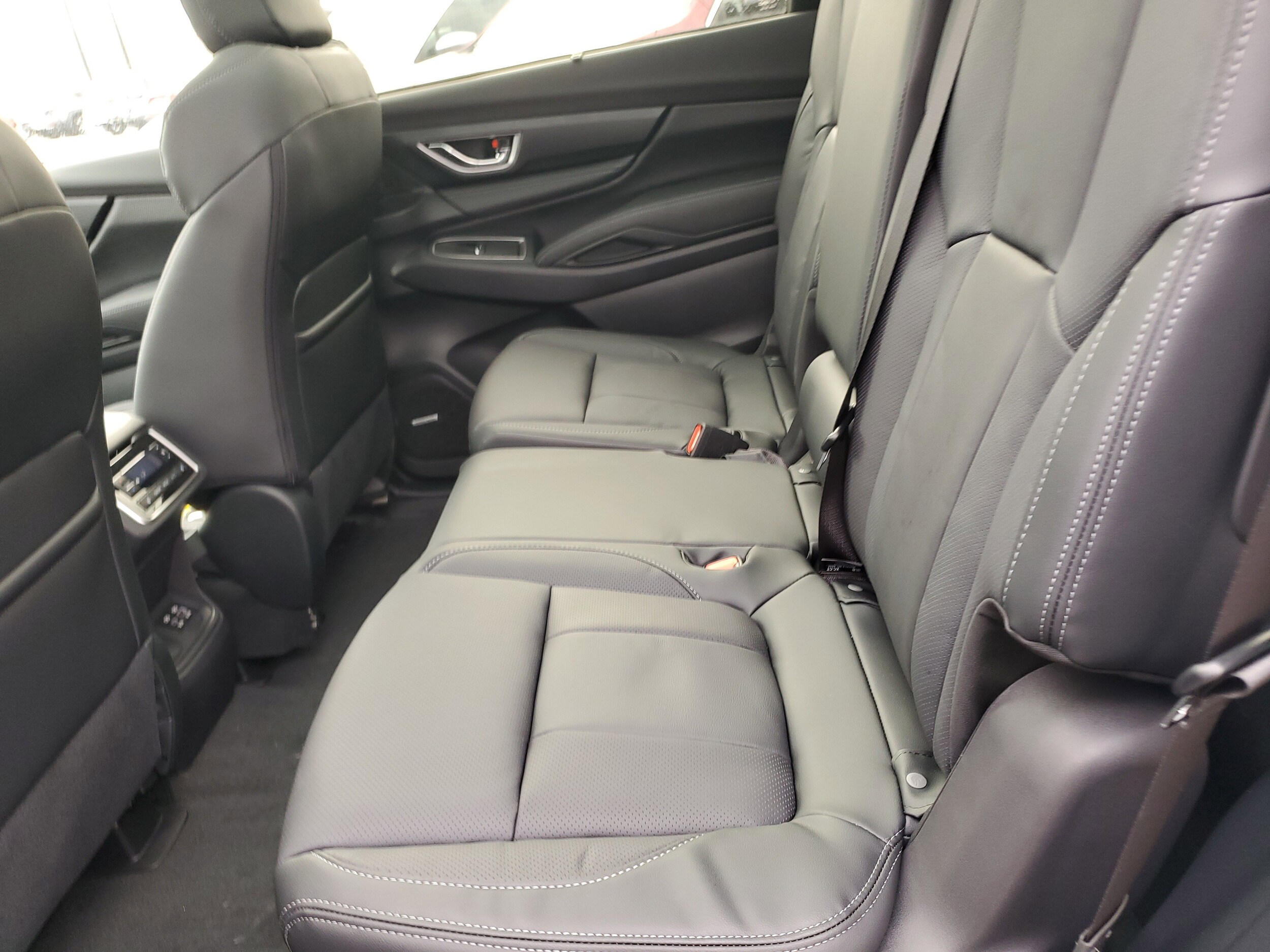 2026 Subaru Ascent Limited - Photo 9