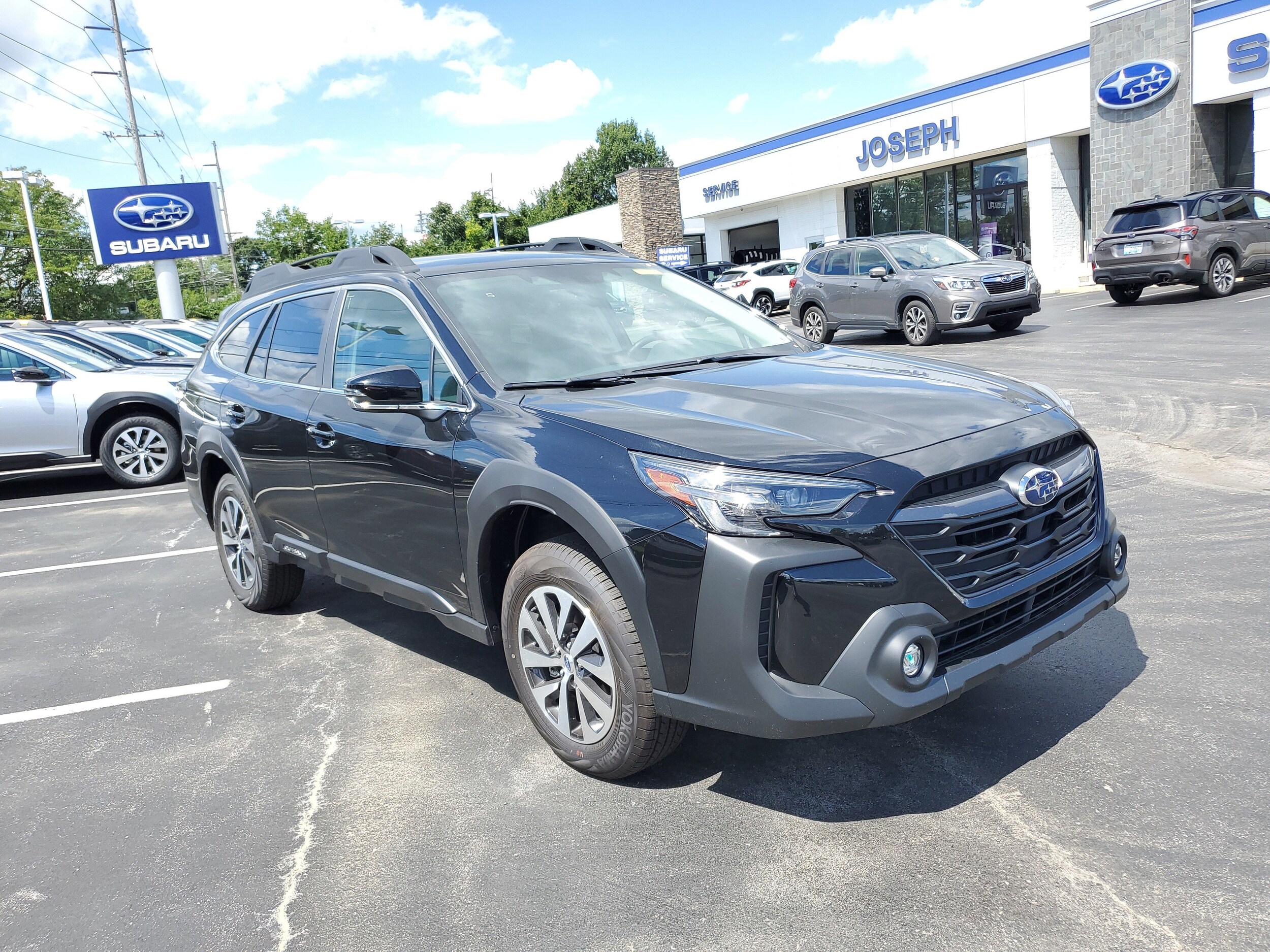 2025 Subaru Outback Premium photo 4