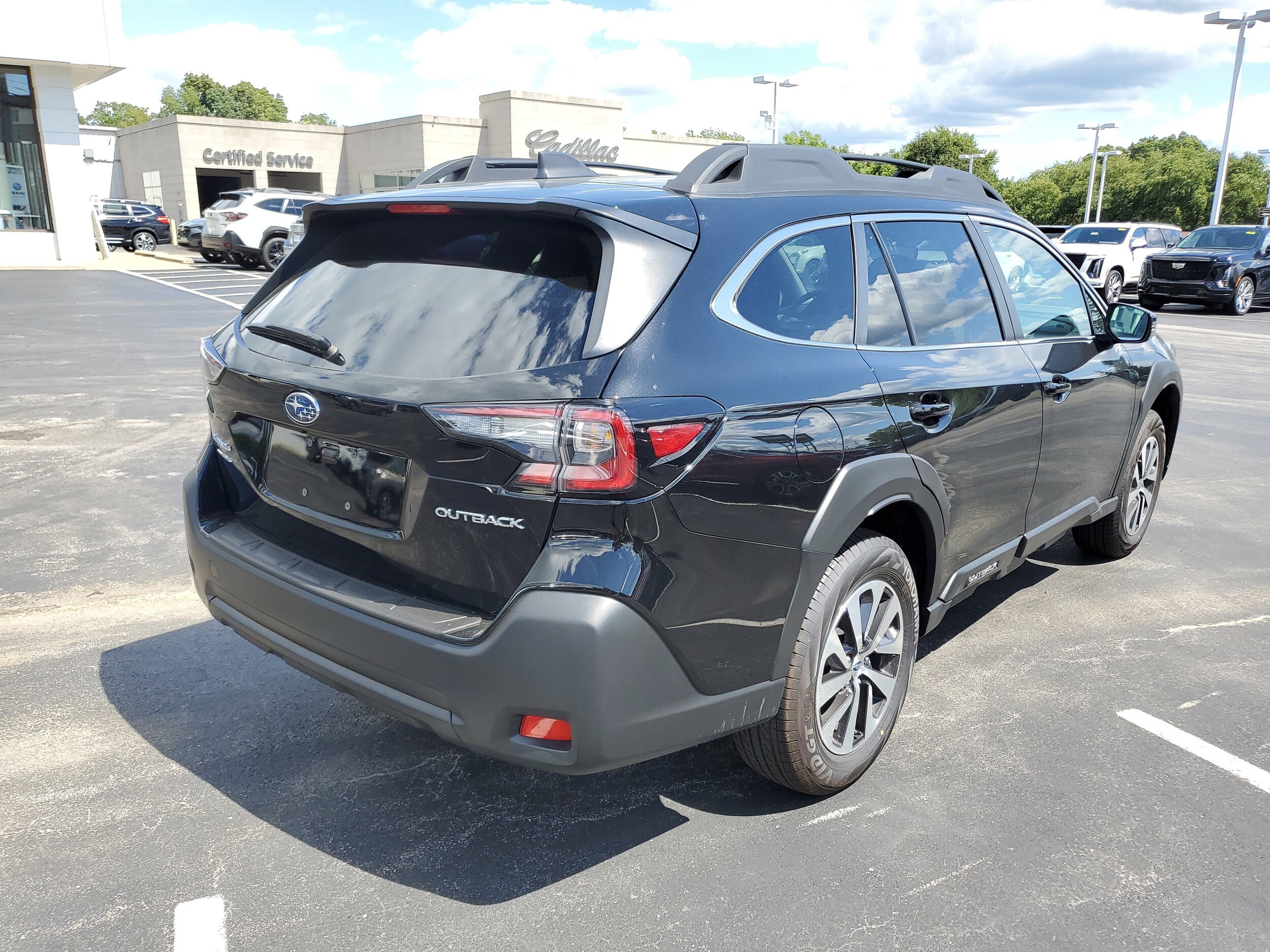 2025 Subaru Outback Premium photo 3