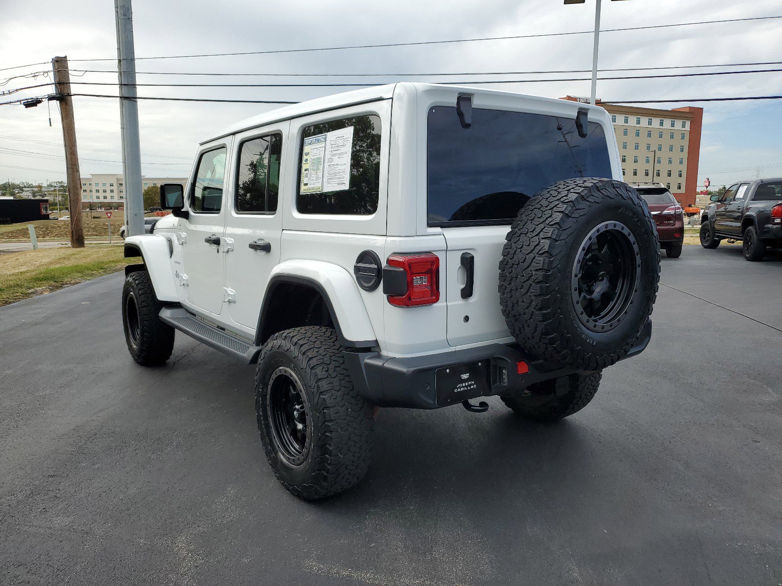 Used 2018 Jeep All-New Wrangler Unlimited Sahara with VIN 1C4HJXEG7JW269500 for sale in Florence, KY