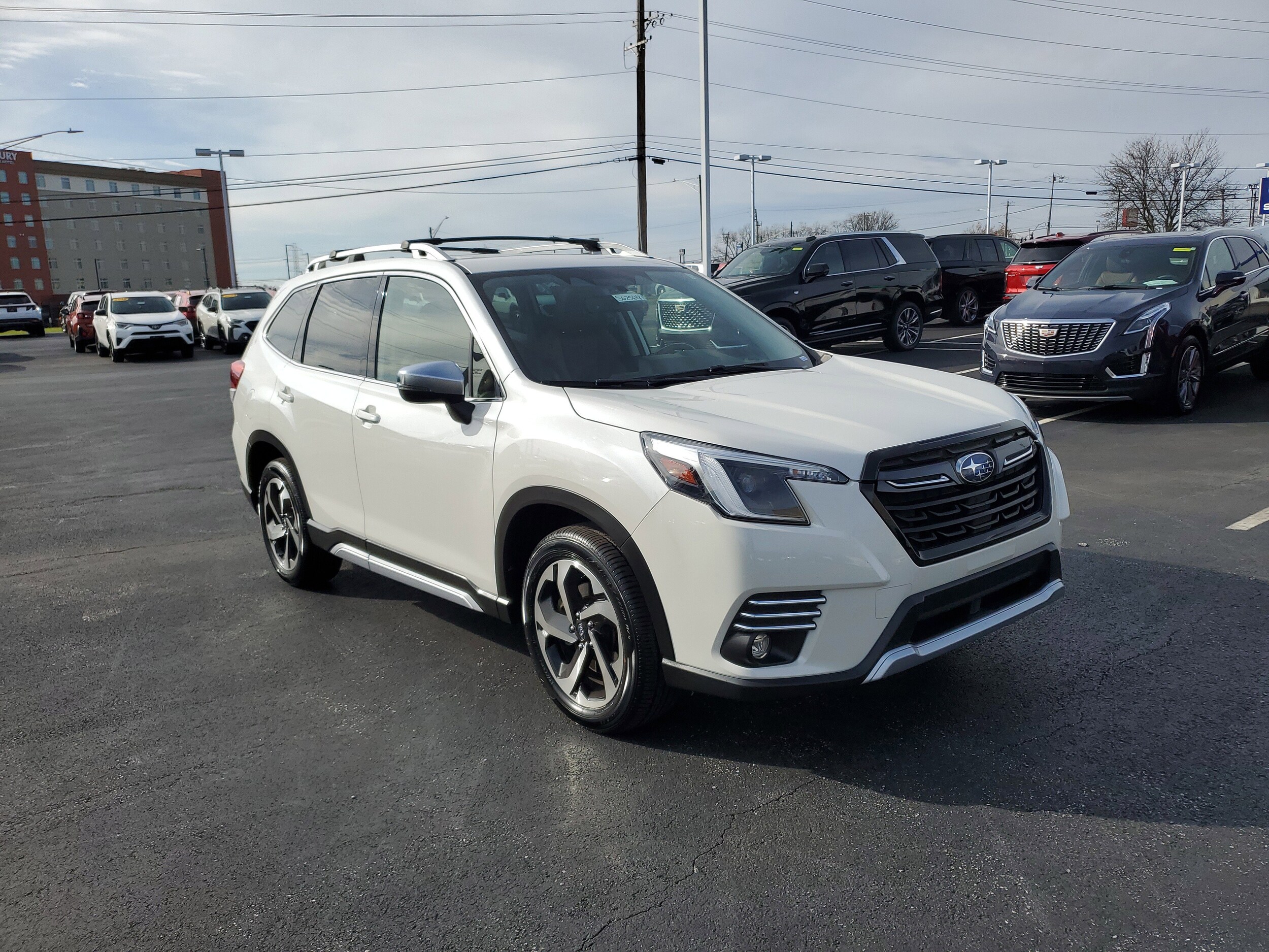 2023 Subaru Forester Touring photo 3